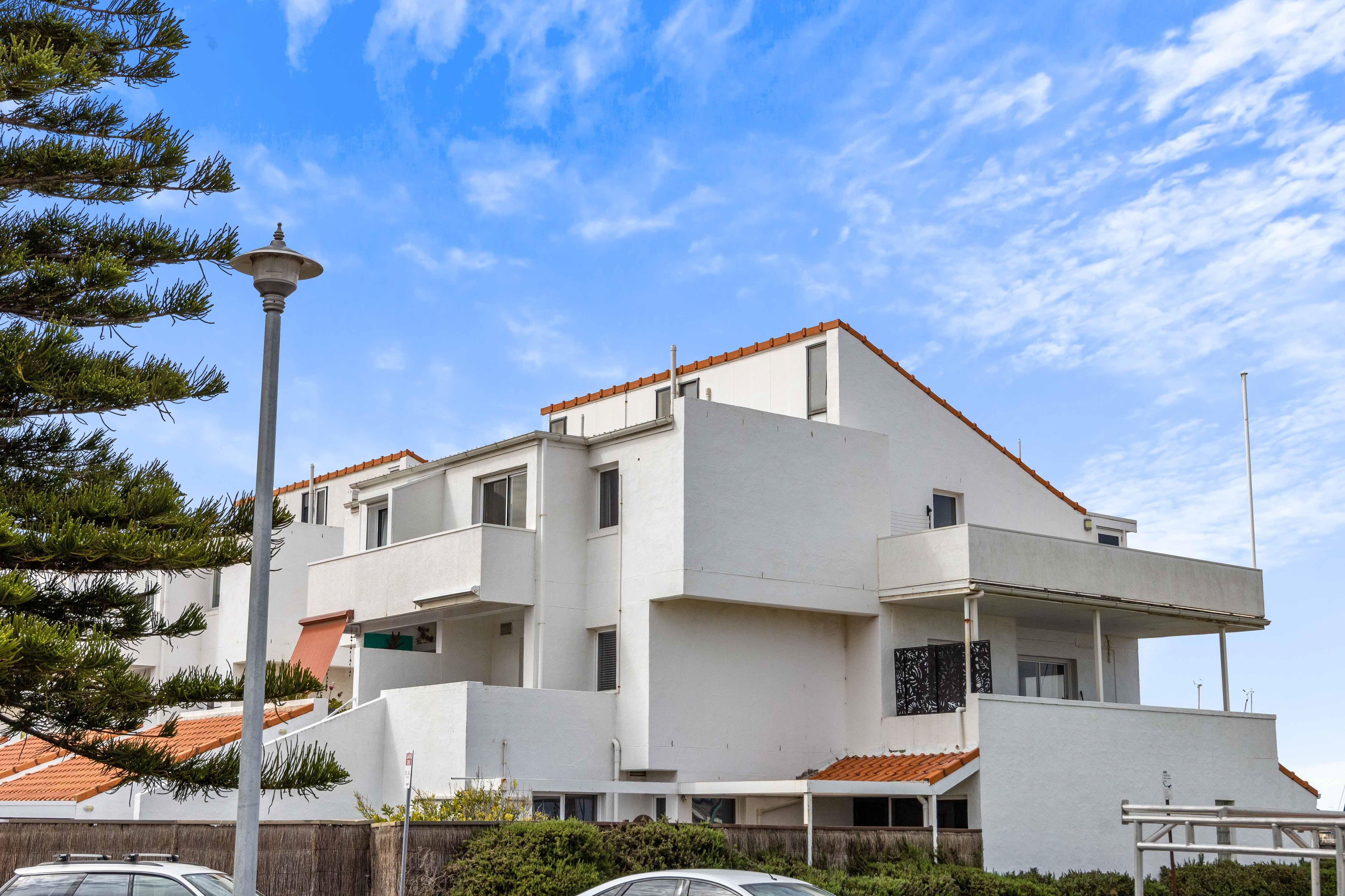 A WATER FRONT OPPORTUNITY NOT TO BE MISSED ......................