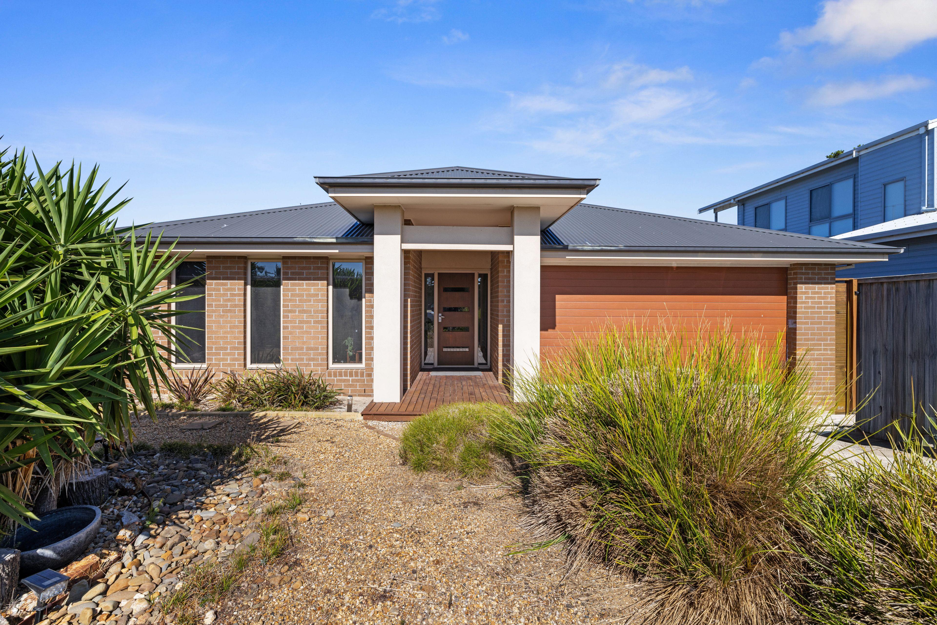 Prop-GPT: House: VIC Cape Paterson, VIC 3995 Home For Rent