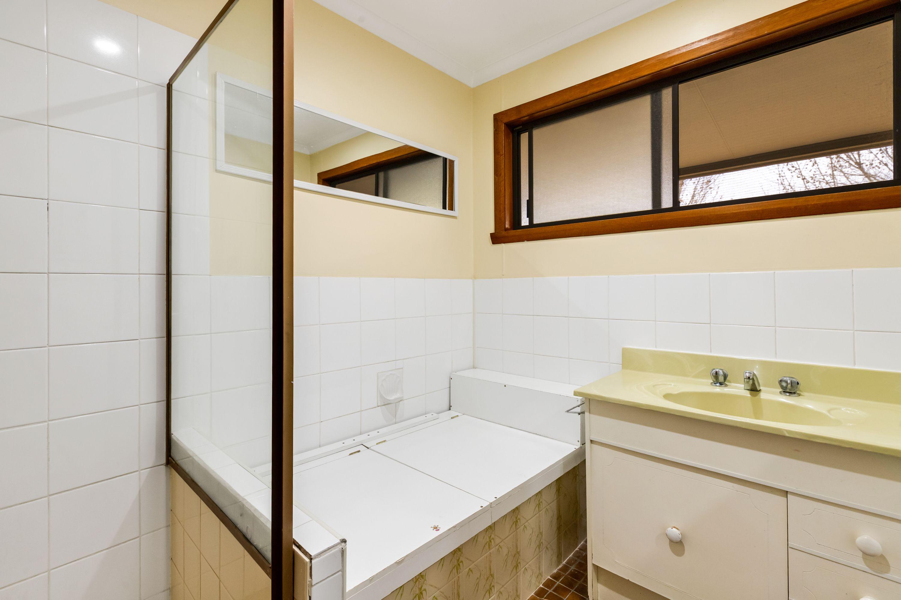 RURAL FAMILY HOME CLOSE TO RIVER