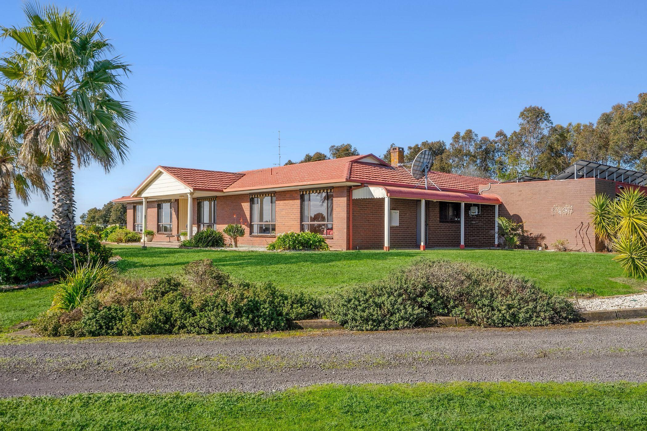 Prop-GPT: Lifestyle: VIC Irrewarra, VIC 3249 Rural