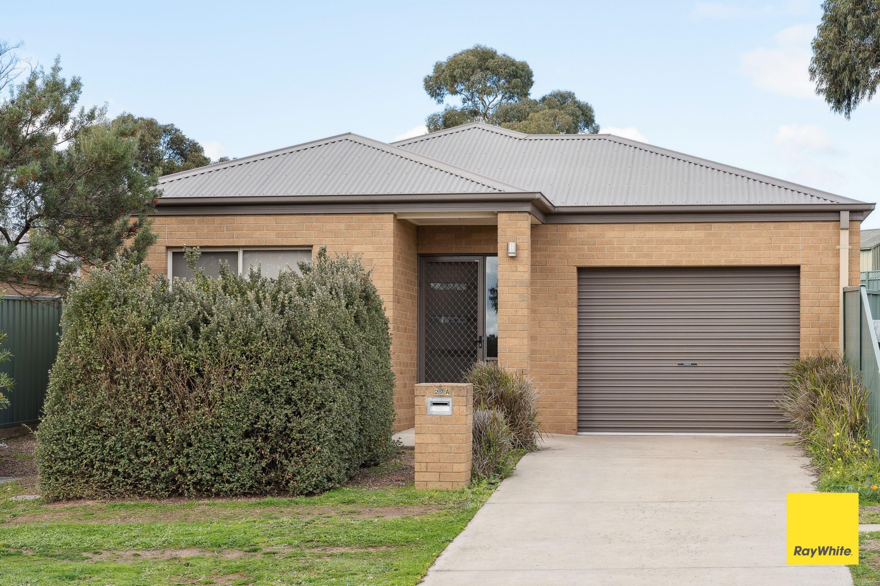 Prop-GPT: Townhouse: VIC Eaglehawk, VIC 3556 Home For Rent