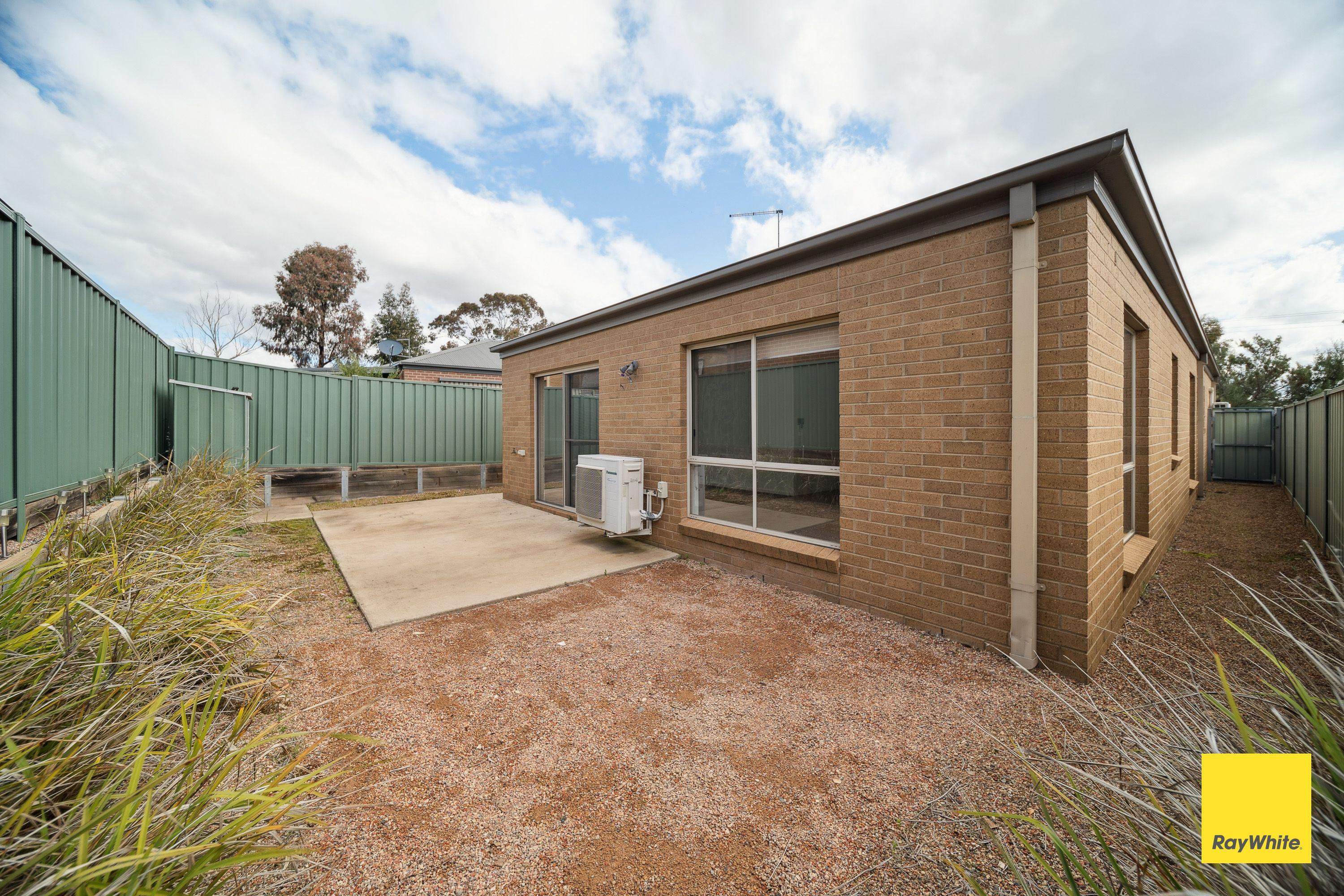 Townhouse for Rent: Eaglehawk, VIC 3556, VIC, 3556