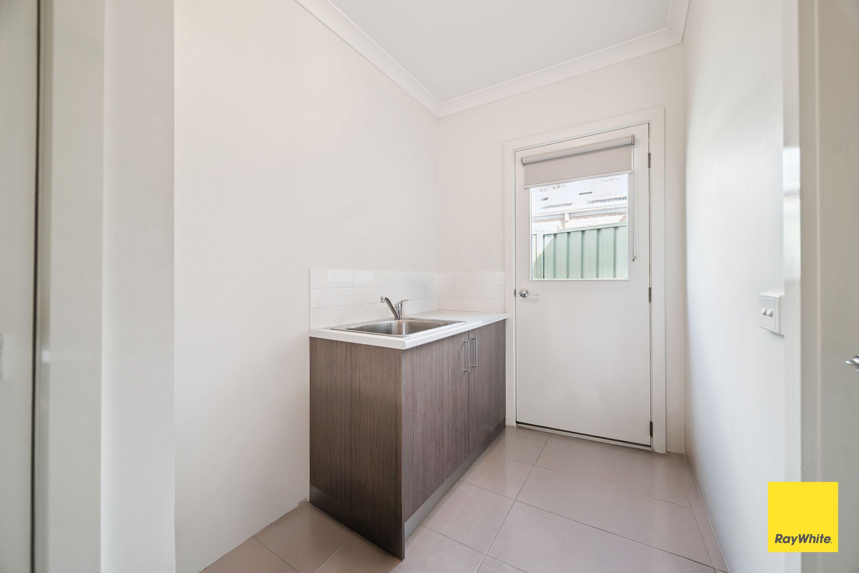 Townhouse for Rent: Eaglehawk, VIC 3556, VIC, 3556