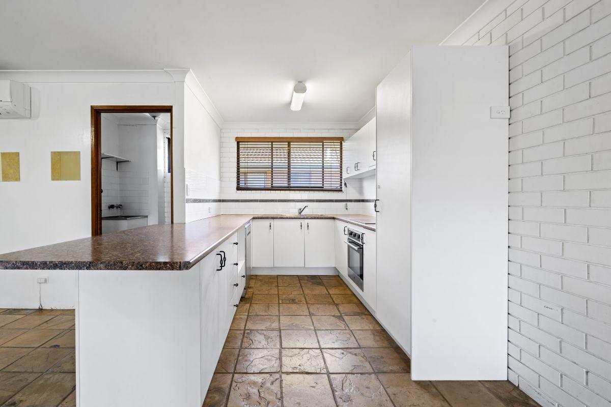 Prop-GPT: Unit: QLD Mermaid Waters, QLD 4218 Home For Rent