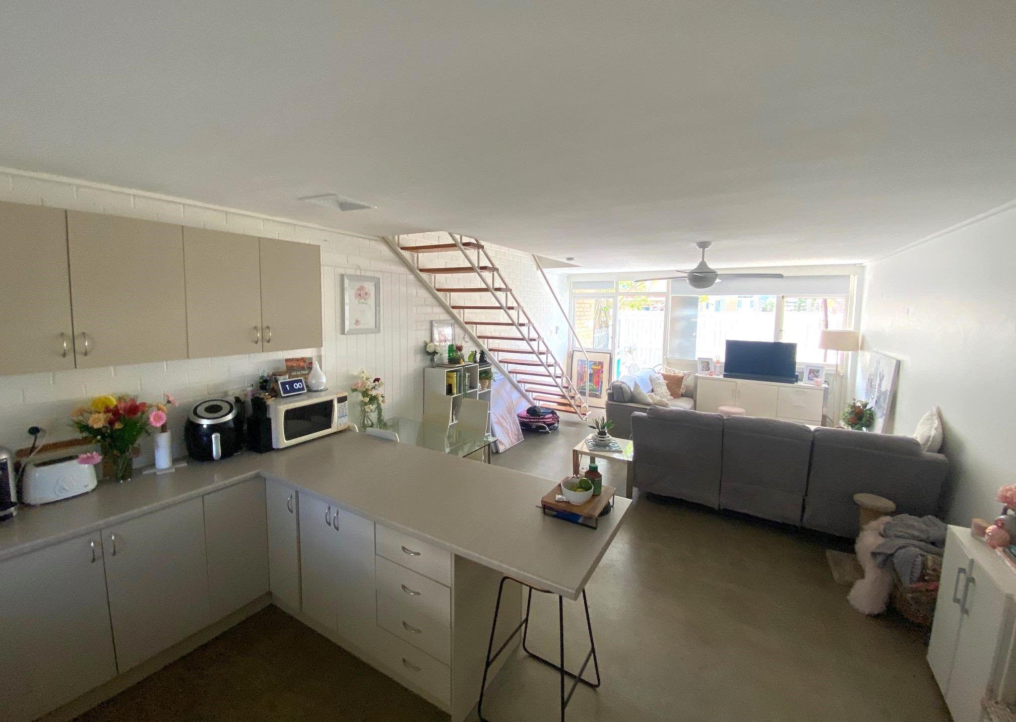 Townhouse for Rent: Broadbeach, QLD 4218, QLD, 4218