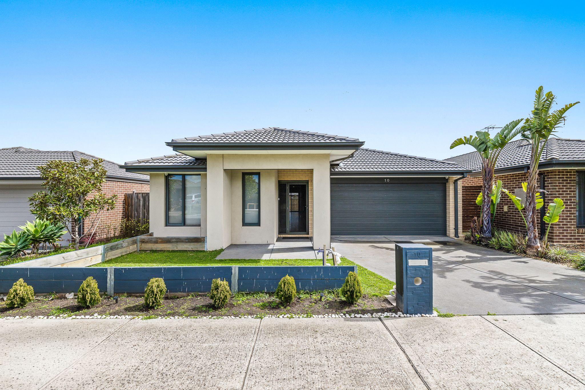 Prop-GPT: House: VIC Cranbourne West, VIC 3977 Home For Rent
