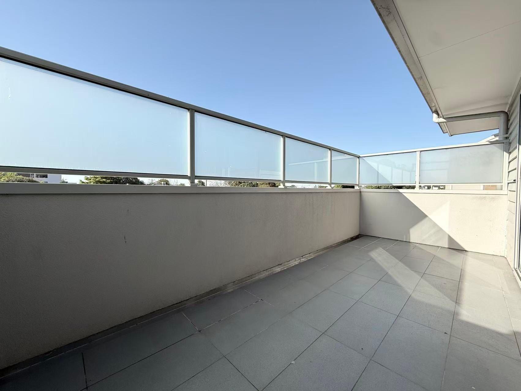 Near New Boutique Townhouse