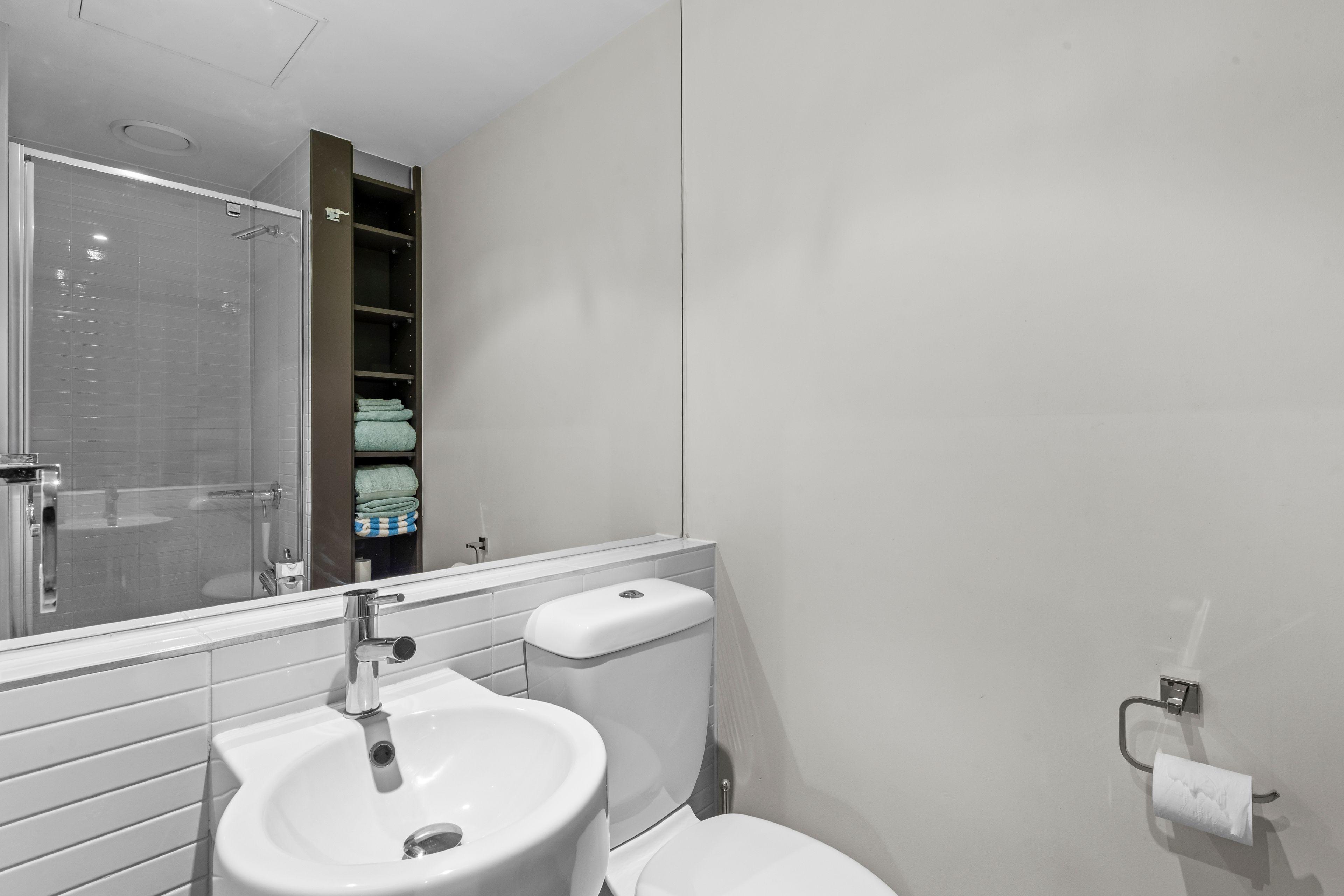 Apartment for Rent: Melbourne, VIC 3000, VIC, 3000