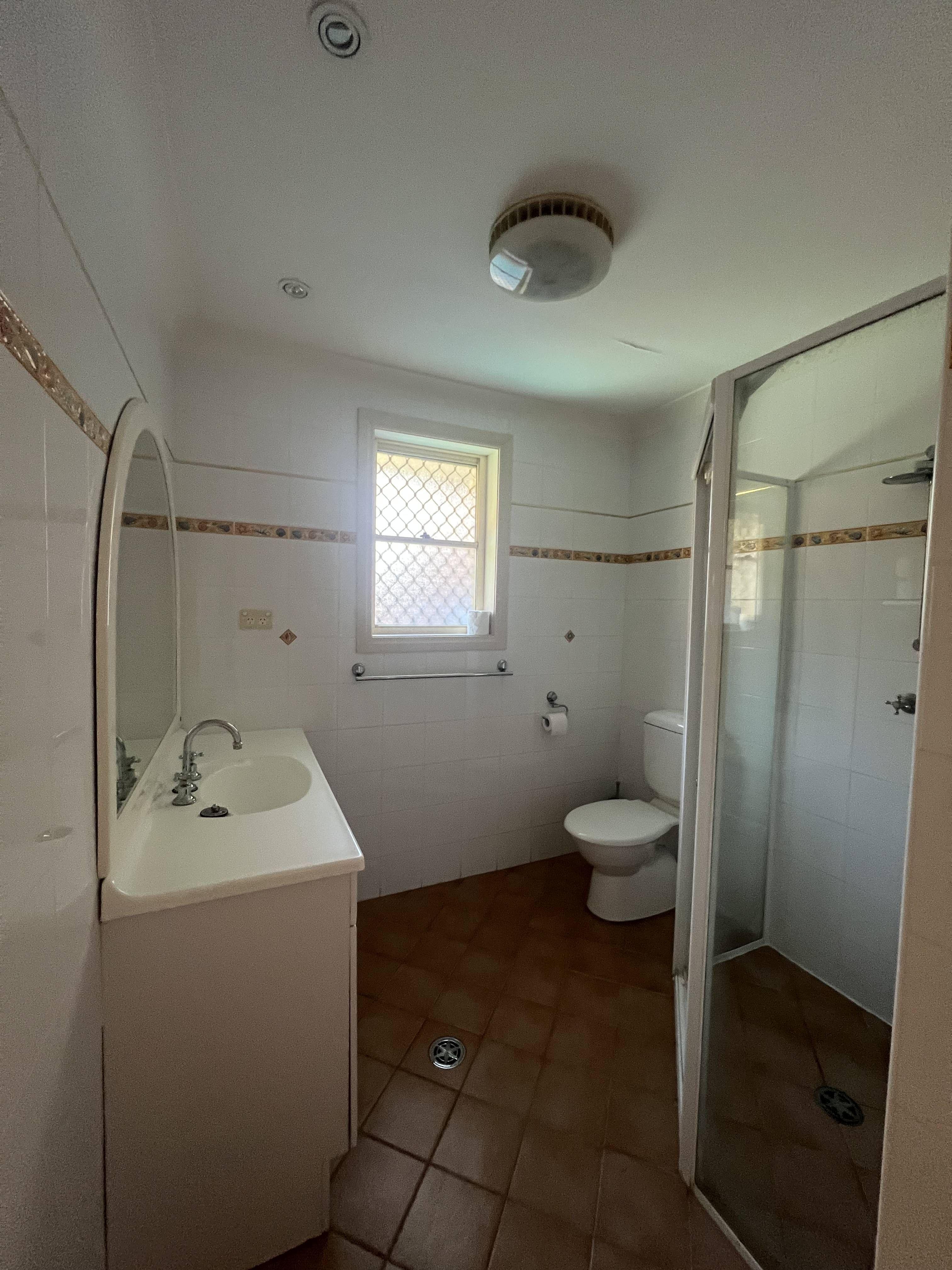 Spacious Family Home with Pool