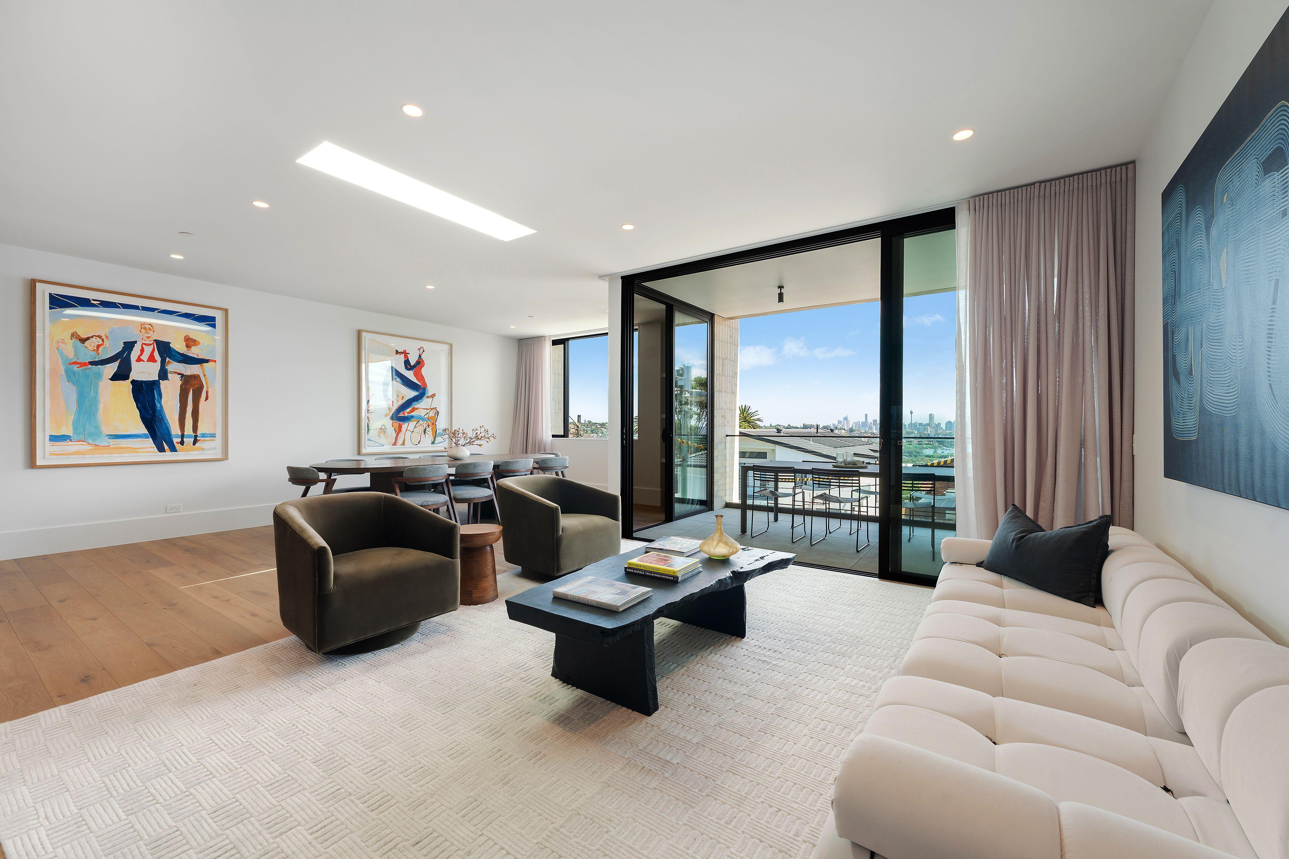 Exquisite Penthouse Apartment Offering Breathtaking Harbour Bridge And City Vistas