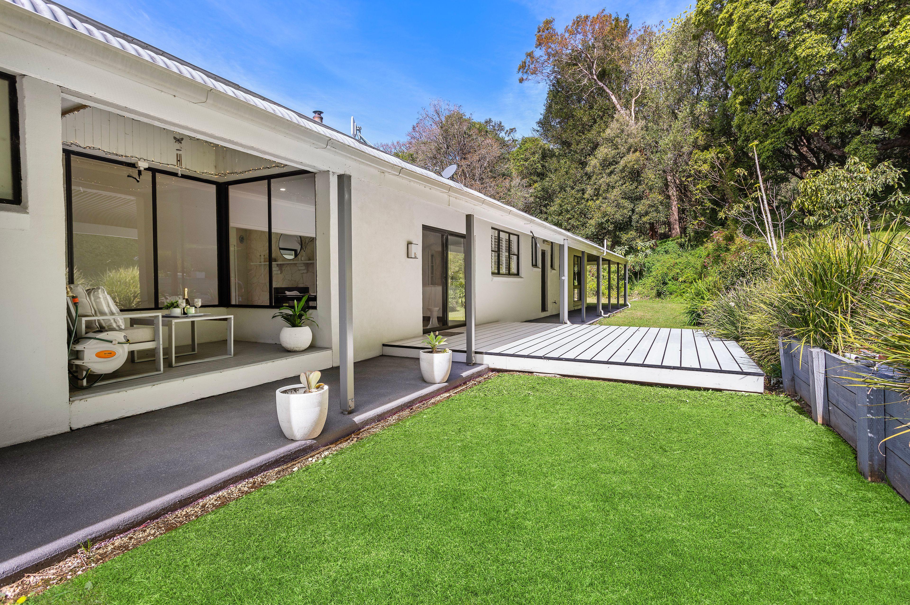 'Orana' - Stunning Lifestyle Property in Broughton Village