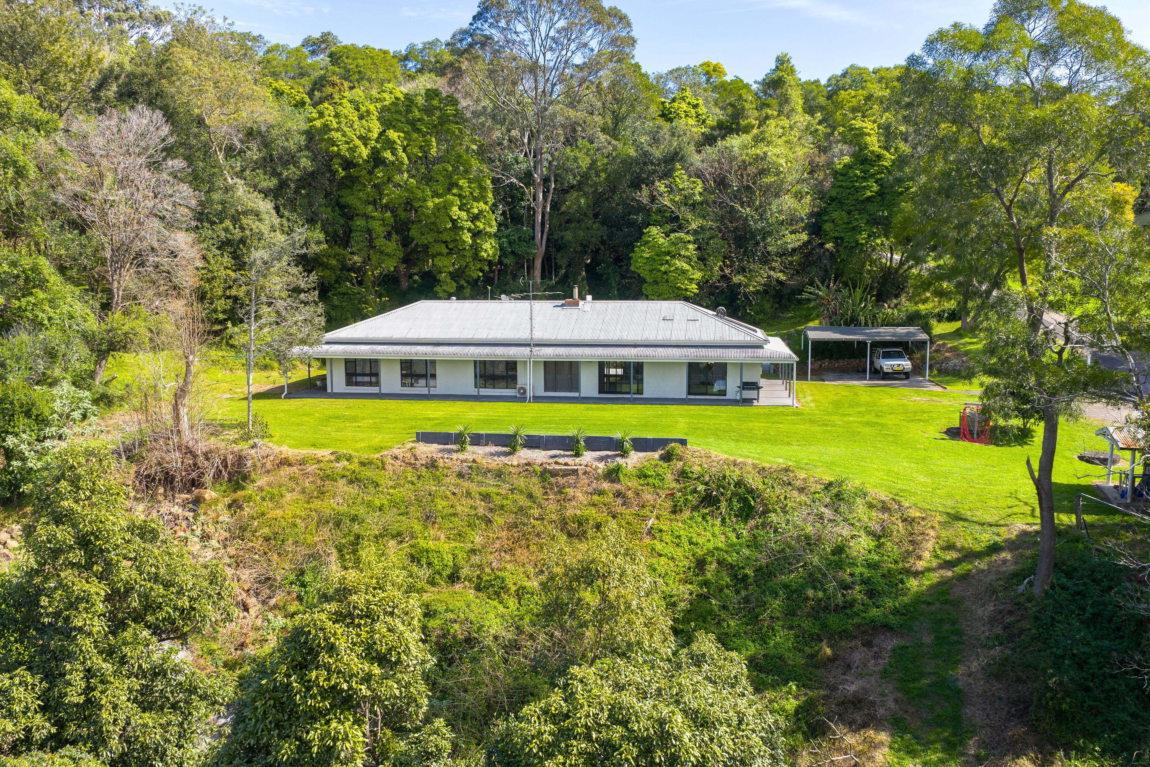 'Orana' - Stunning Lifestyle Property in Broughton Village