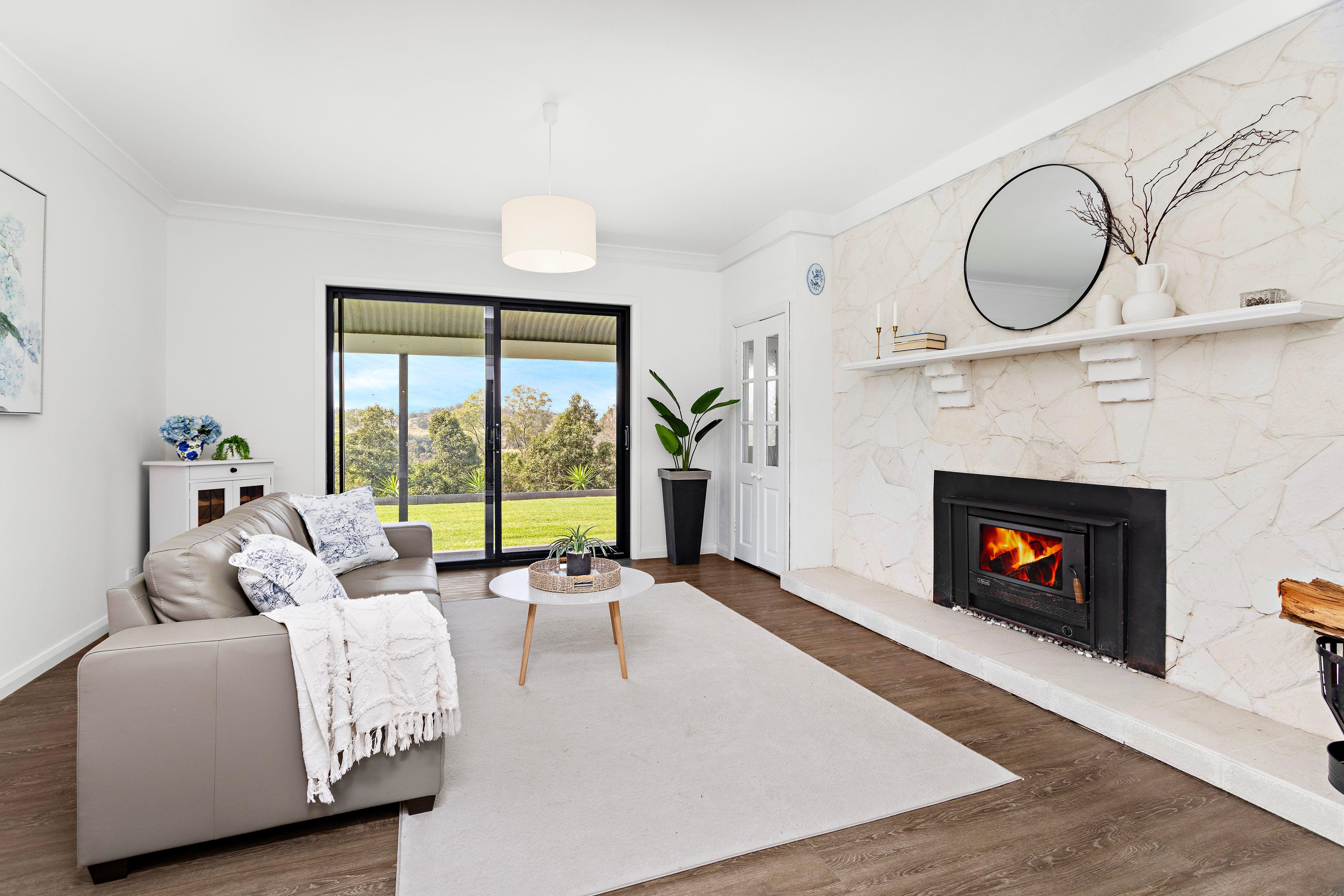 'Orana' - Stunning Lifestyle Property in Broughton Village