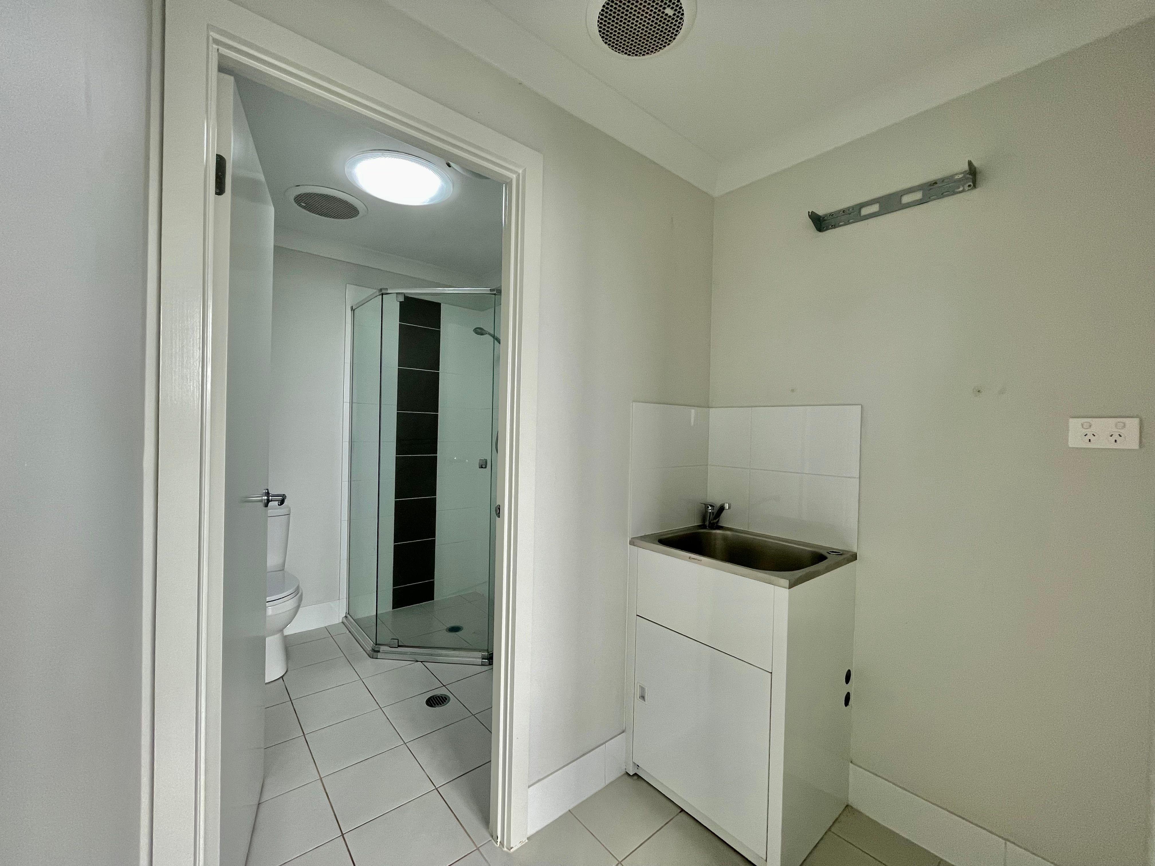 House for Rent: Oran Park, NSW 2570, NSW, 2570