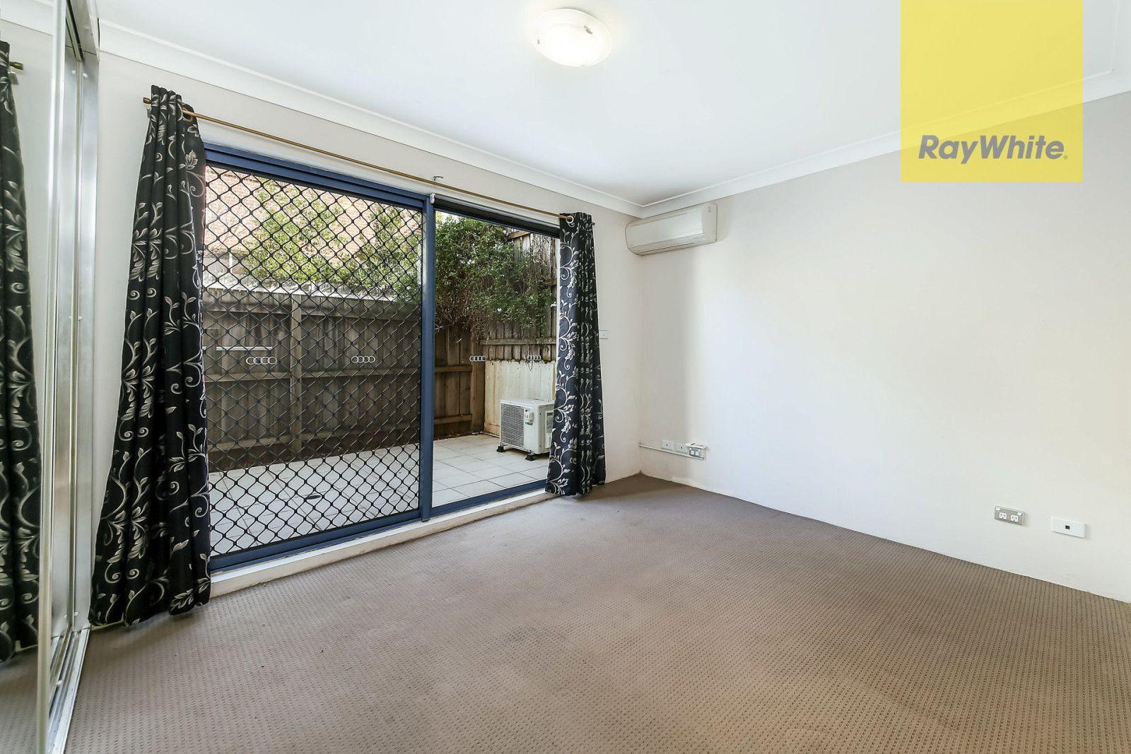 ONE BEDROOM PLUS STUDY & COURTYARD GARDEN APARTMENT