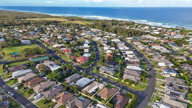 House for Rent: Corindi Beach, NSW 2456, NSW, 2456