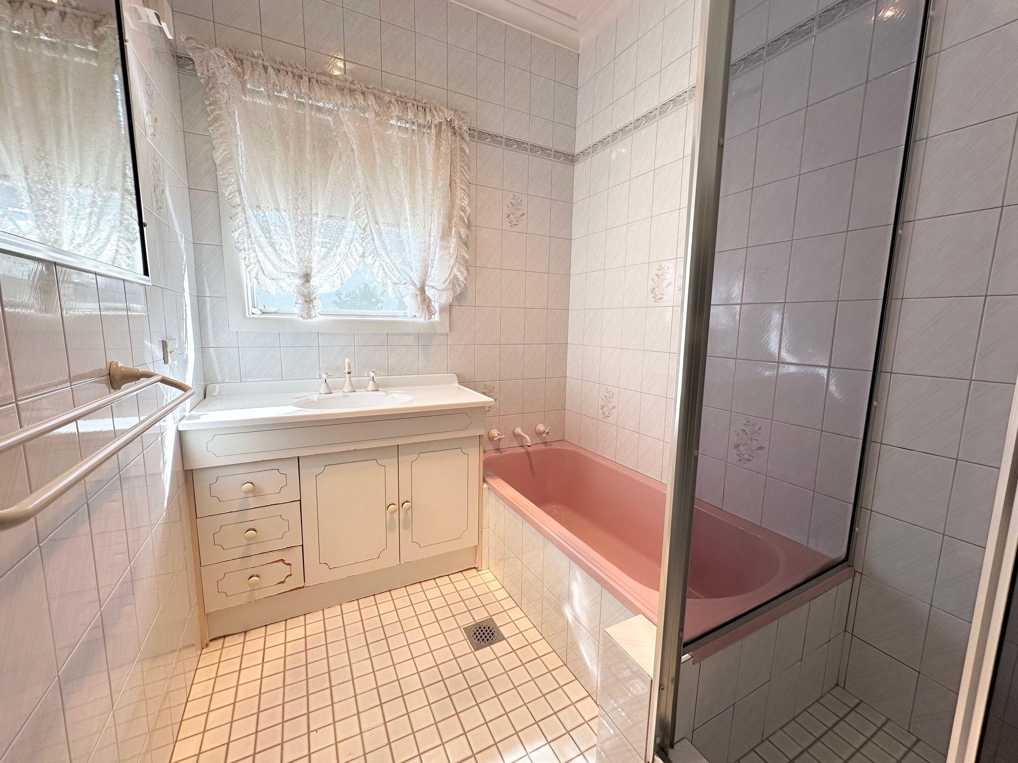House for Rent: Griffith, NSW 2680, NSW, 2680