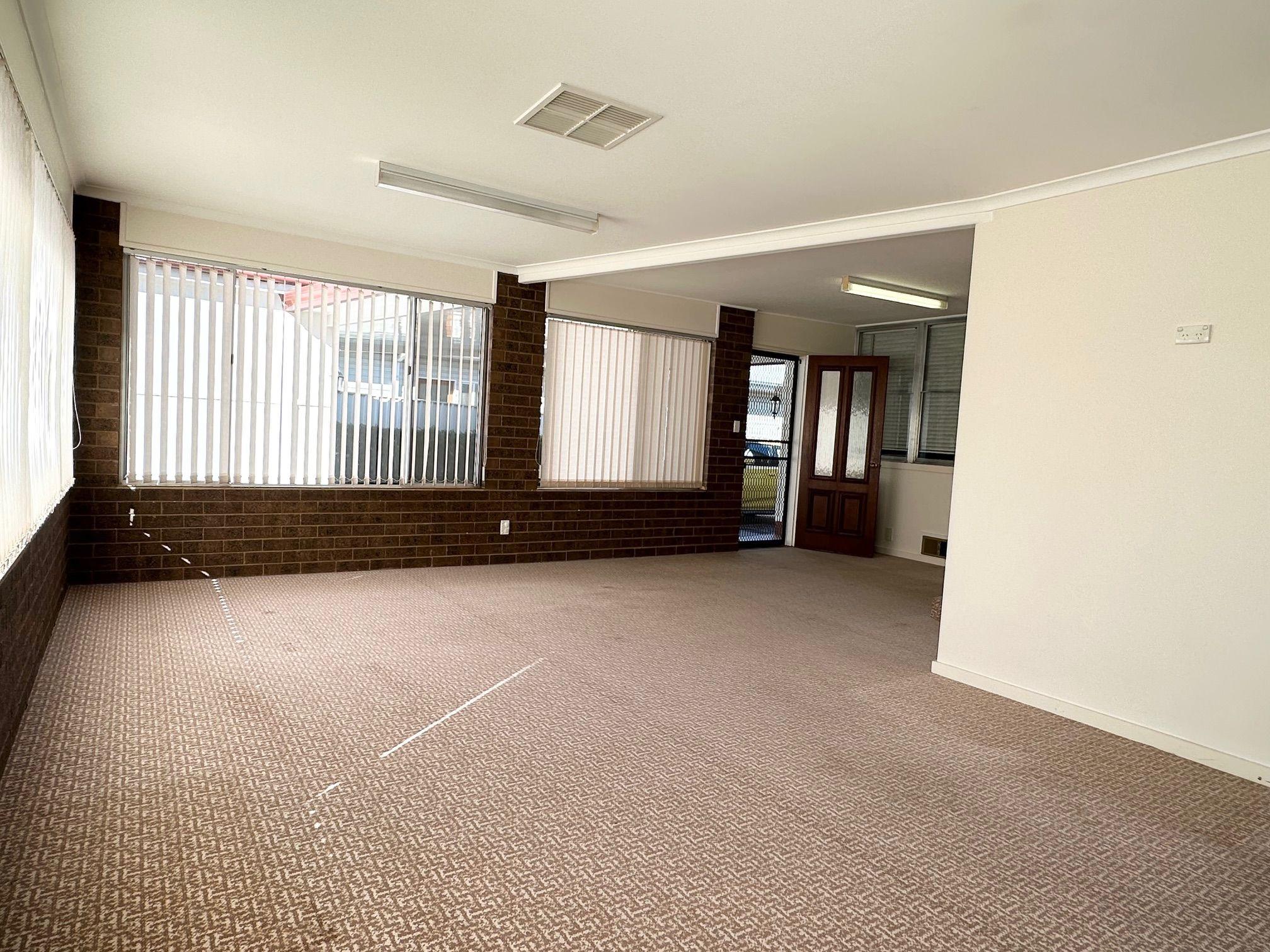 House for Rent: Griffith, NSW 2680, NSW, 2680