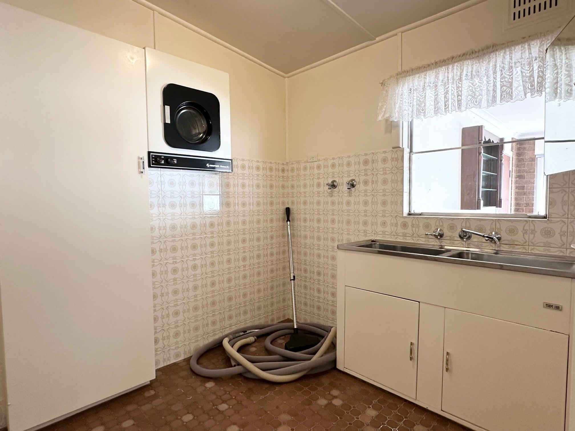 House for Rent: Griffith, NSW 2680, NSW, 2680
