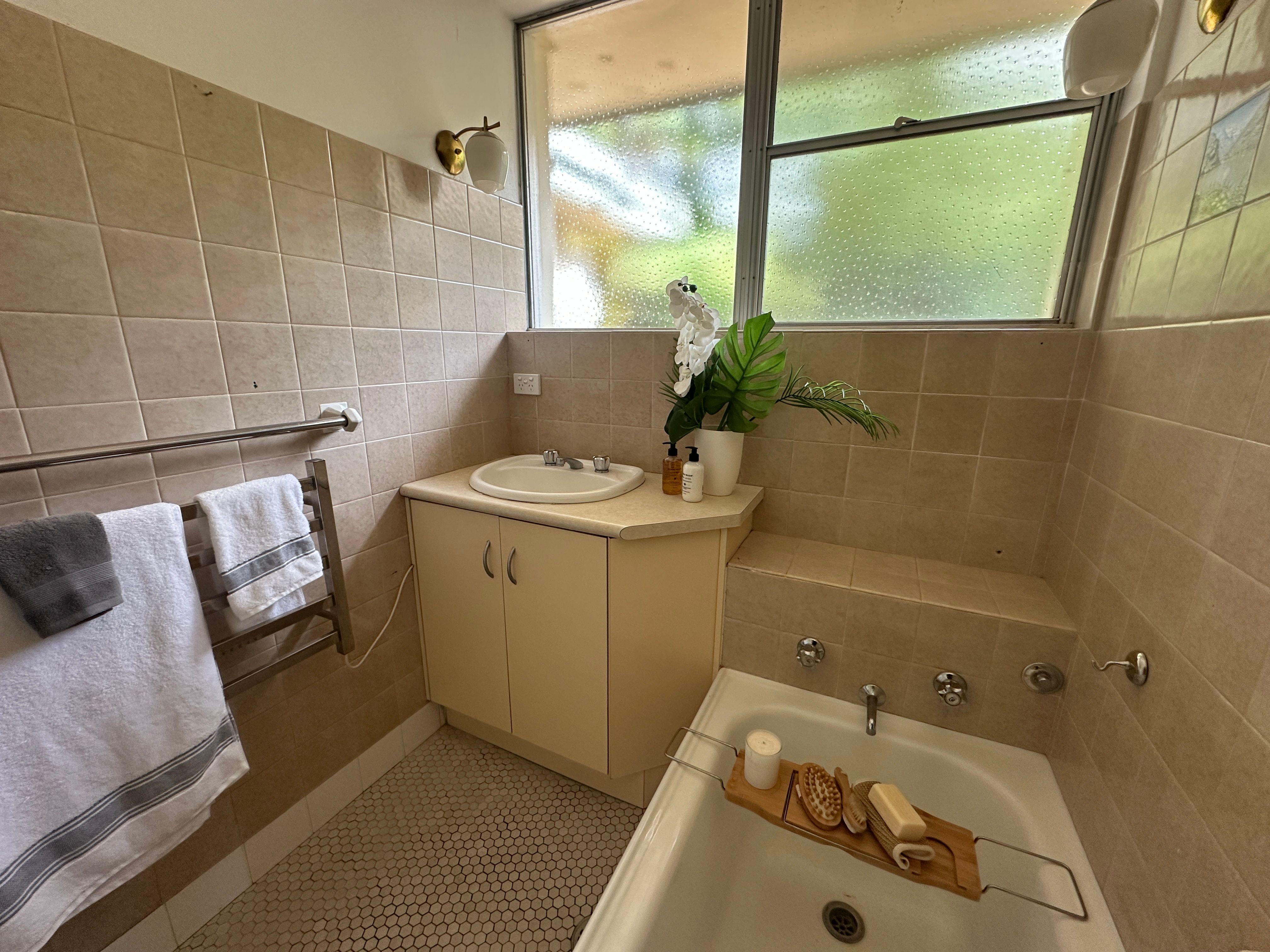 House for Rent: Orange, NSW 2800, NSW, 2800