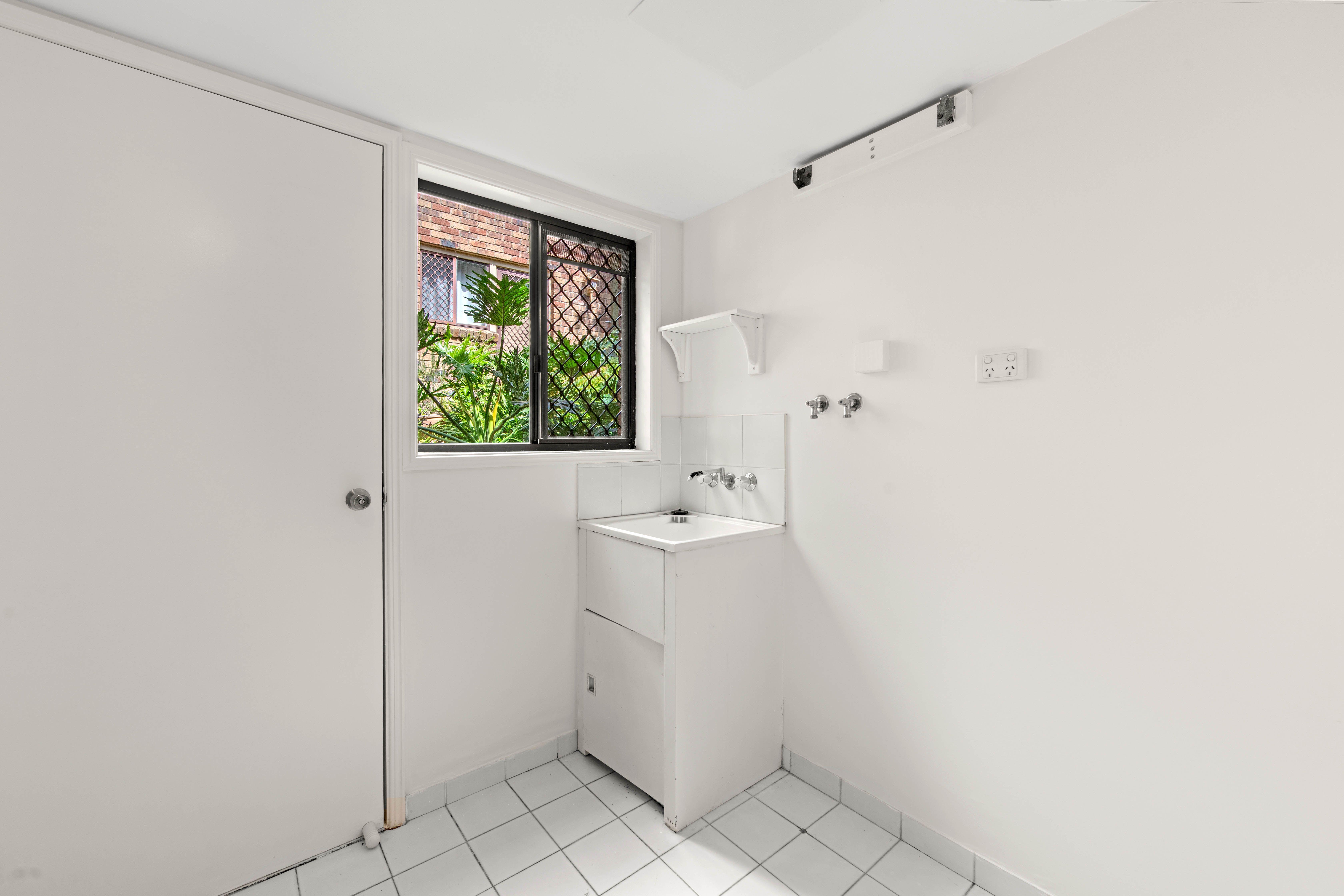 Townhouse for Rent: Mudgeeraba, QLD 4213, QLD, 4213