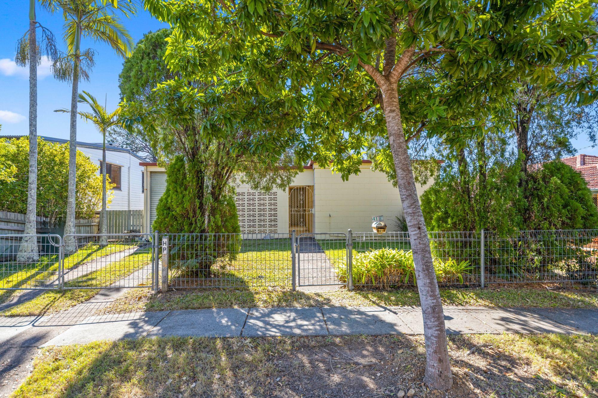 Prop-GPT: House: QLD Stafford Heights, QLD 4053 Home For Rent