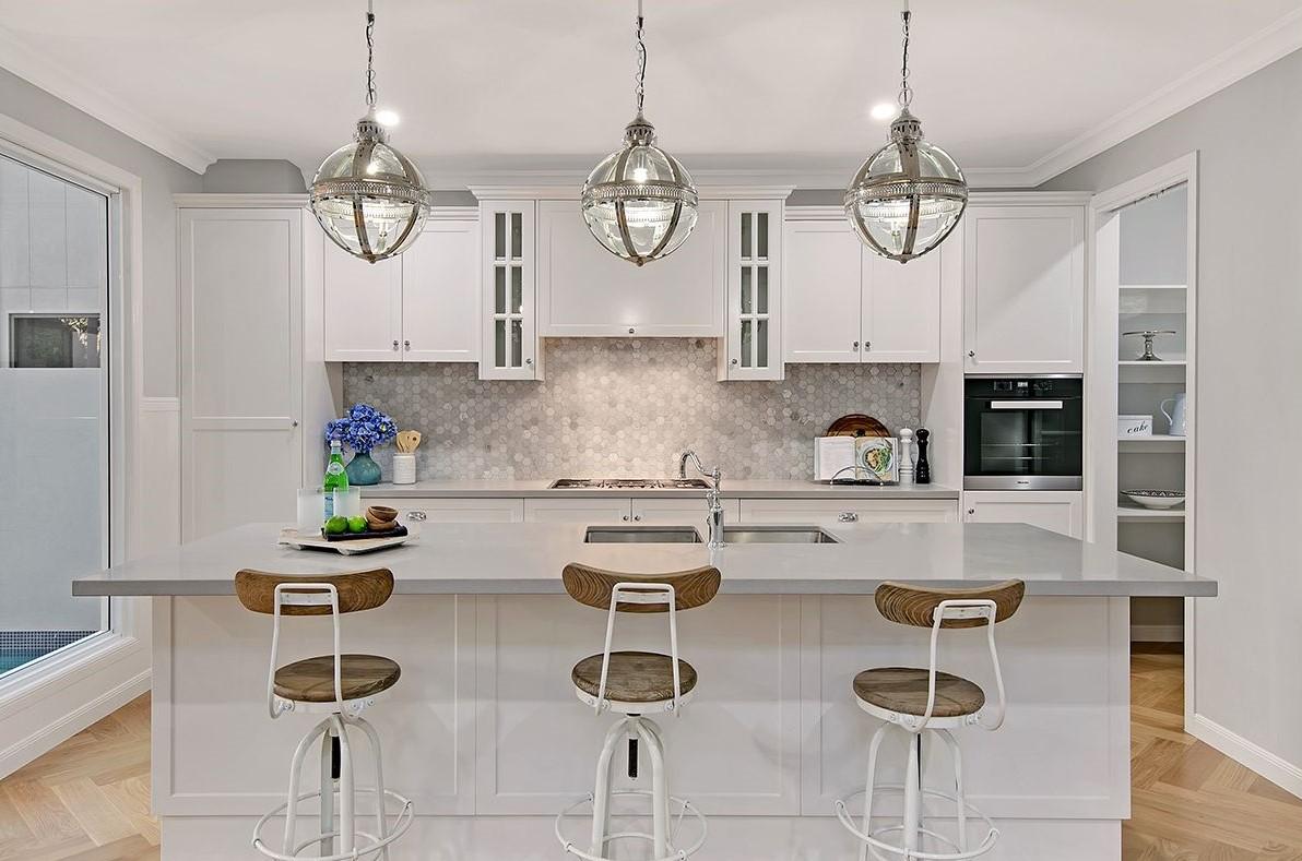 Prop-GPT: House: QLD Holland Park, QLD 4121 Home For Rent