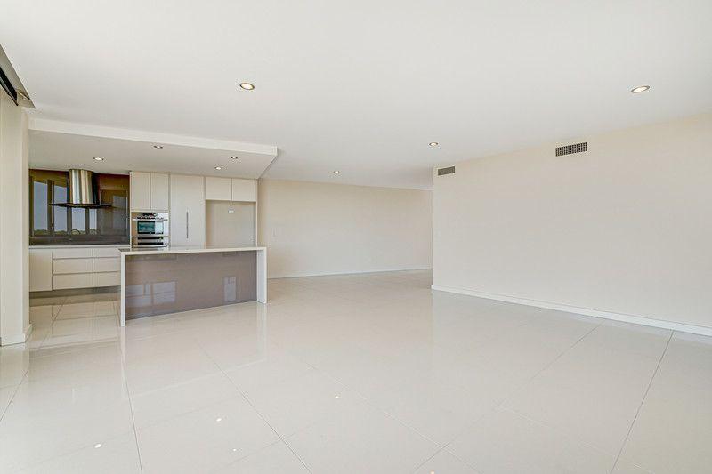 EXECUTIVE TOP FLOOR, RIVER SIDE APARTMENT WITH PRIVATE TERRACE