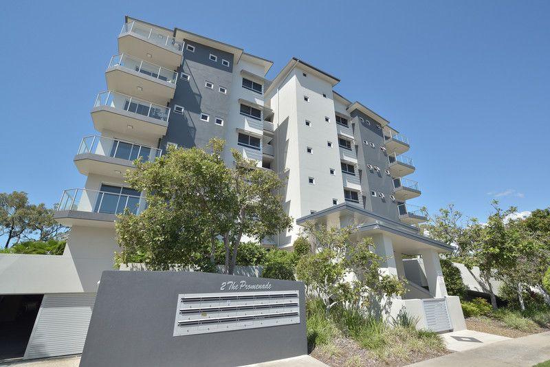 EXECUTIVE TOP FLOOR, RIVER SIDE APARTMENT WITH PRIVATE TERRACE