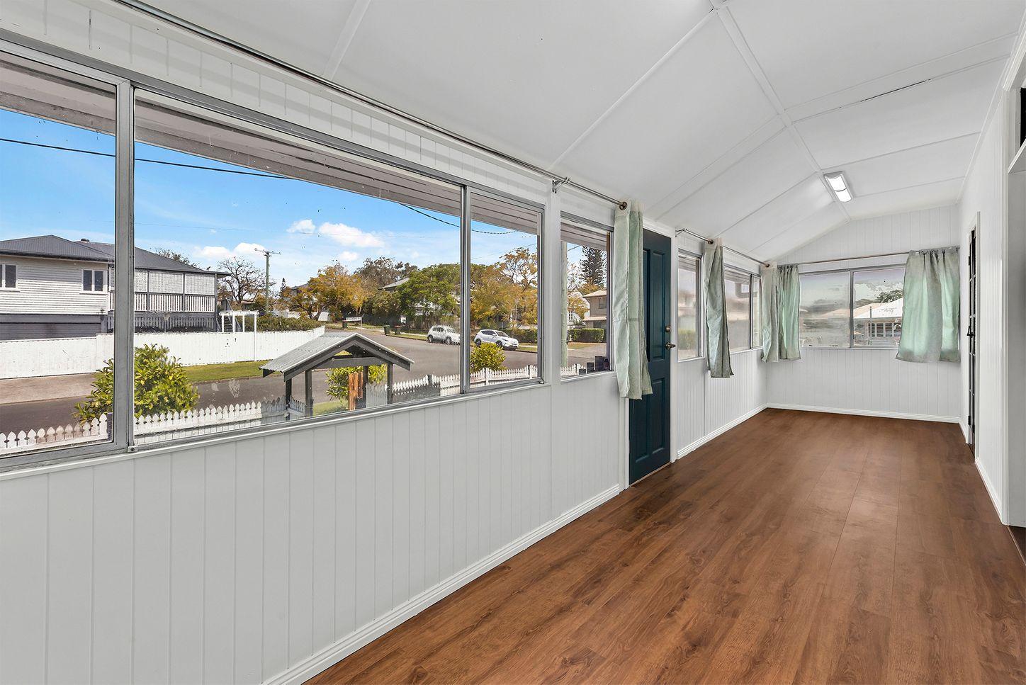 37 Saint Clements Road, OXLEY, QLD 4075 - House for Rent - harcourts.net