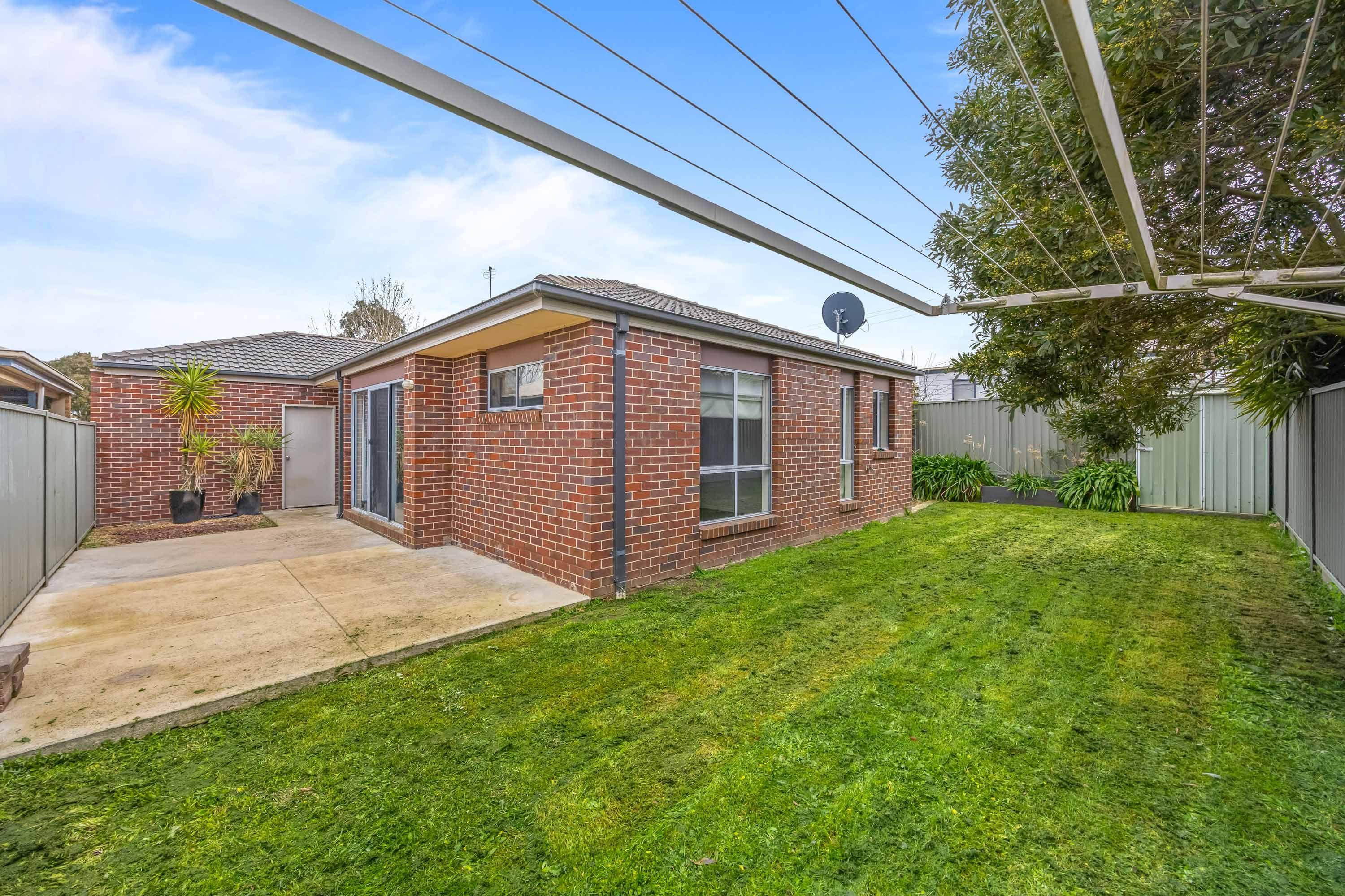 Spacious Family Home with Two Living Areas and Low-Maintenance Yard