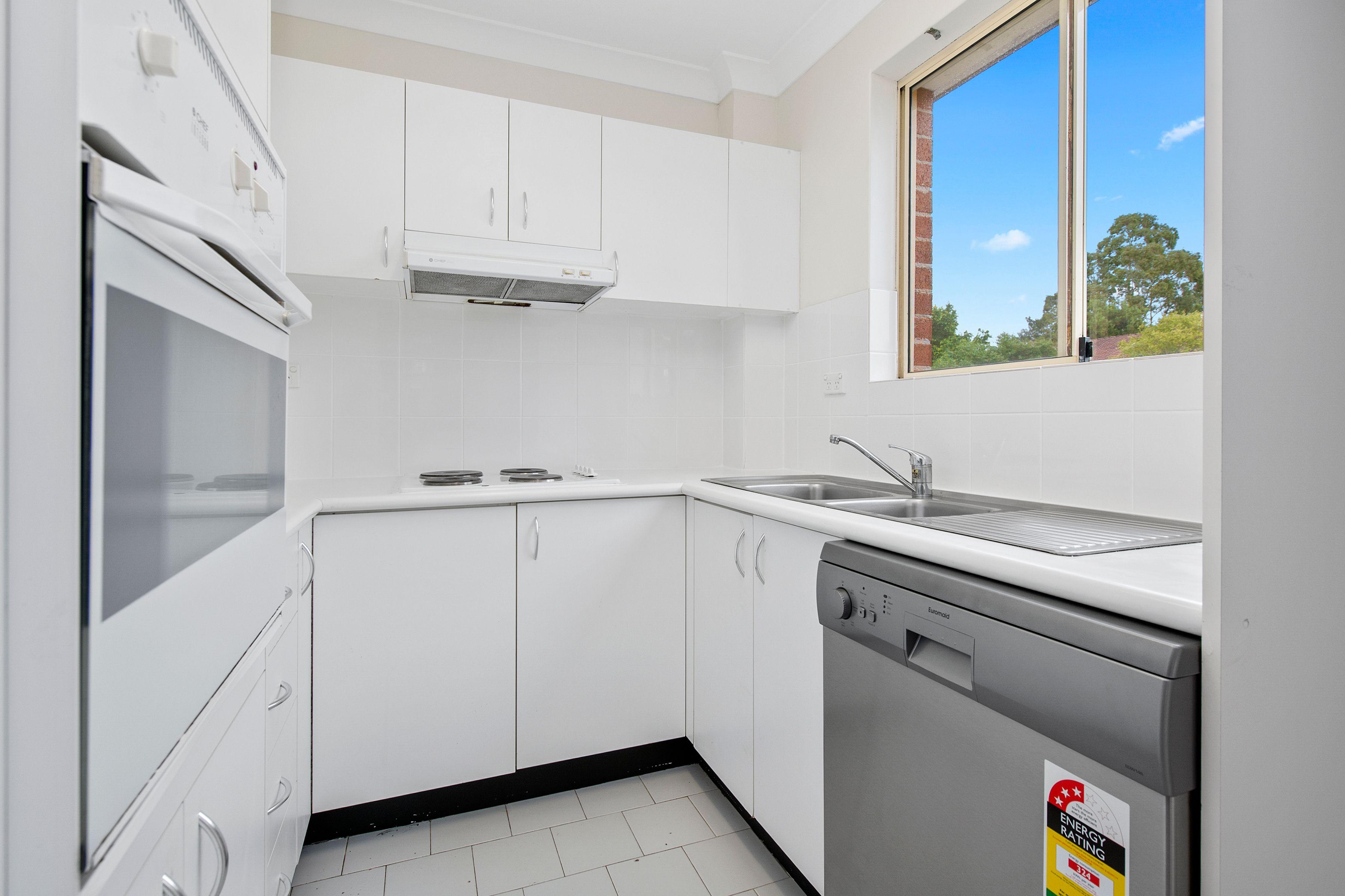 Well Positioned 2 Bedroom Unit