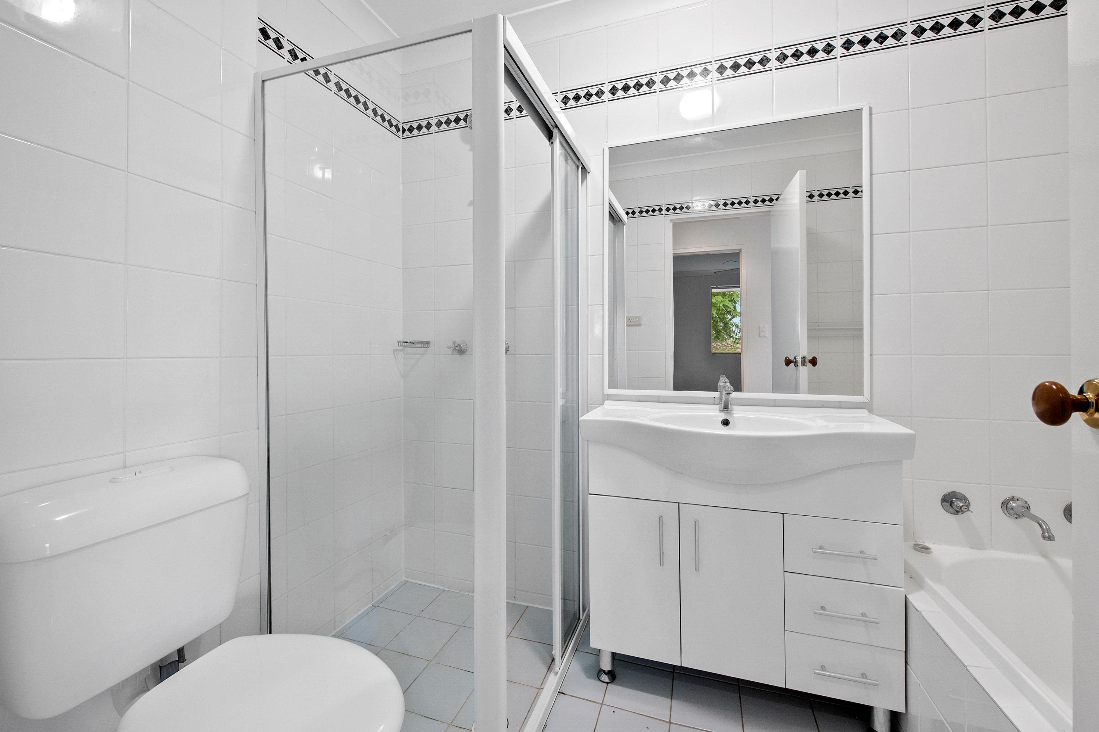 Well Positioned 2 Bedroom Unit