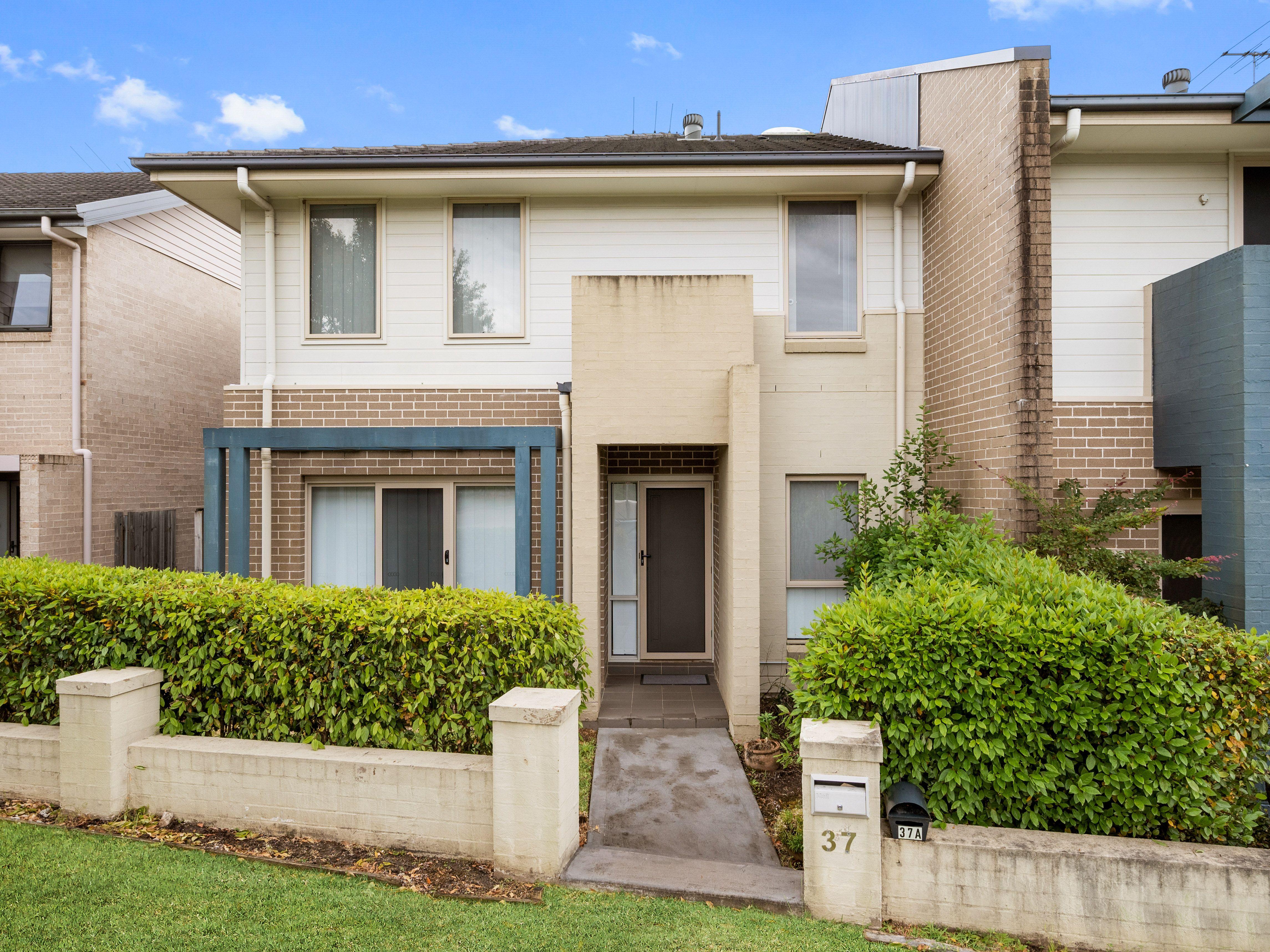 Prop-GPT: House: NSW Campbelltown, NSW 2560 Home For Rent