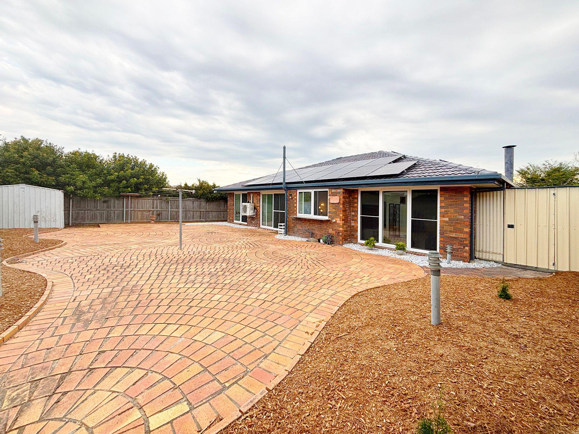 Newly Renovated Lowset Home In Wishart