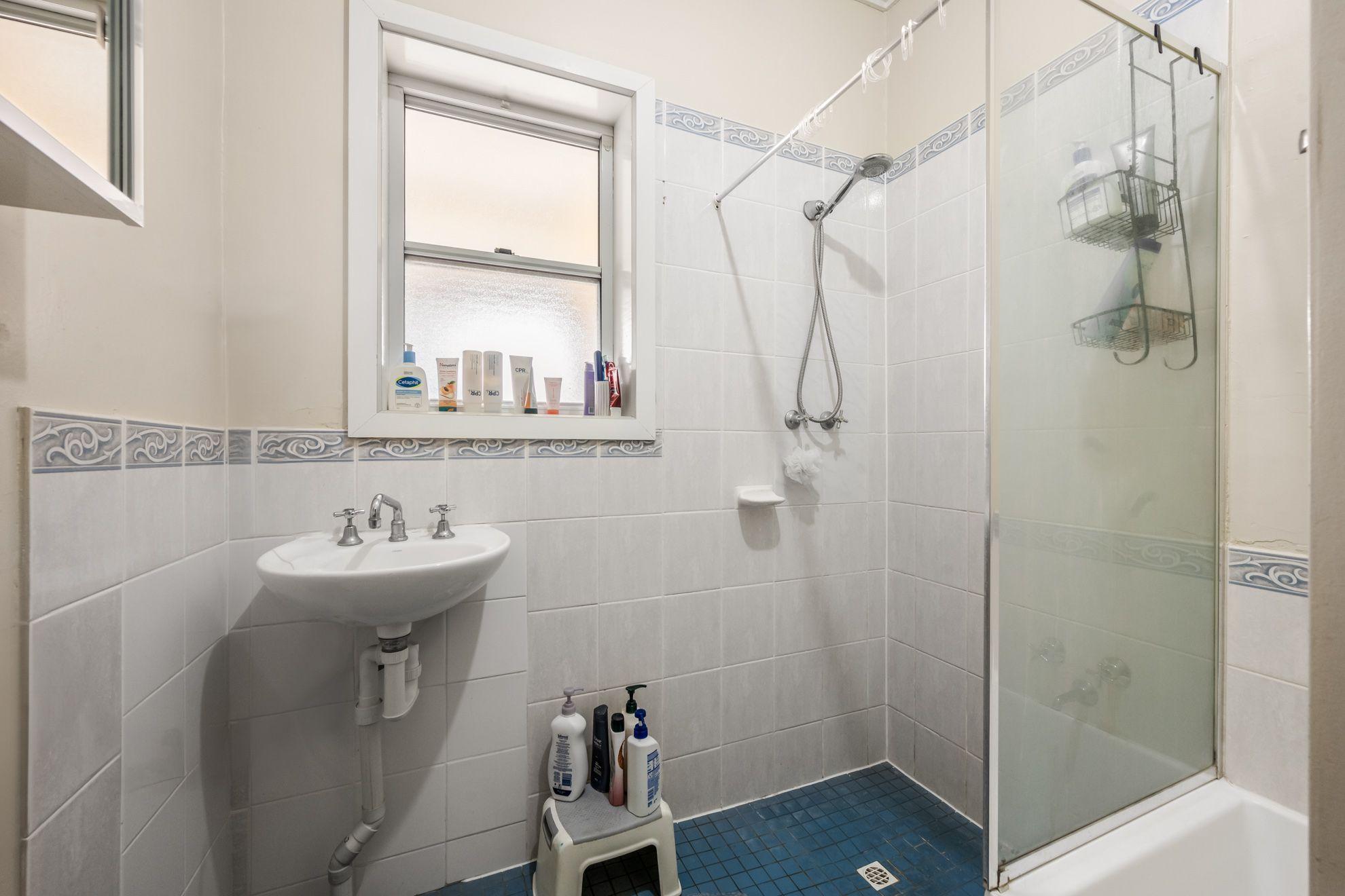 Convenient and Comfortable Living at 11 Lean Street