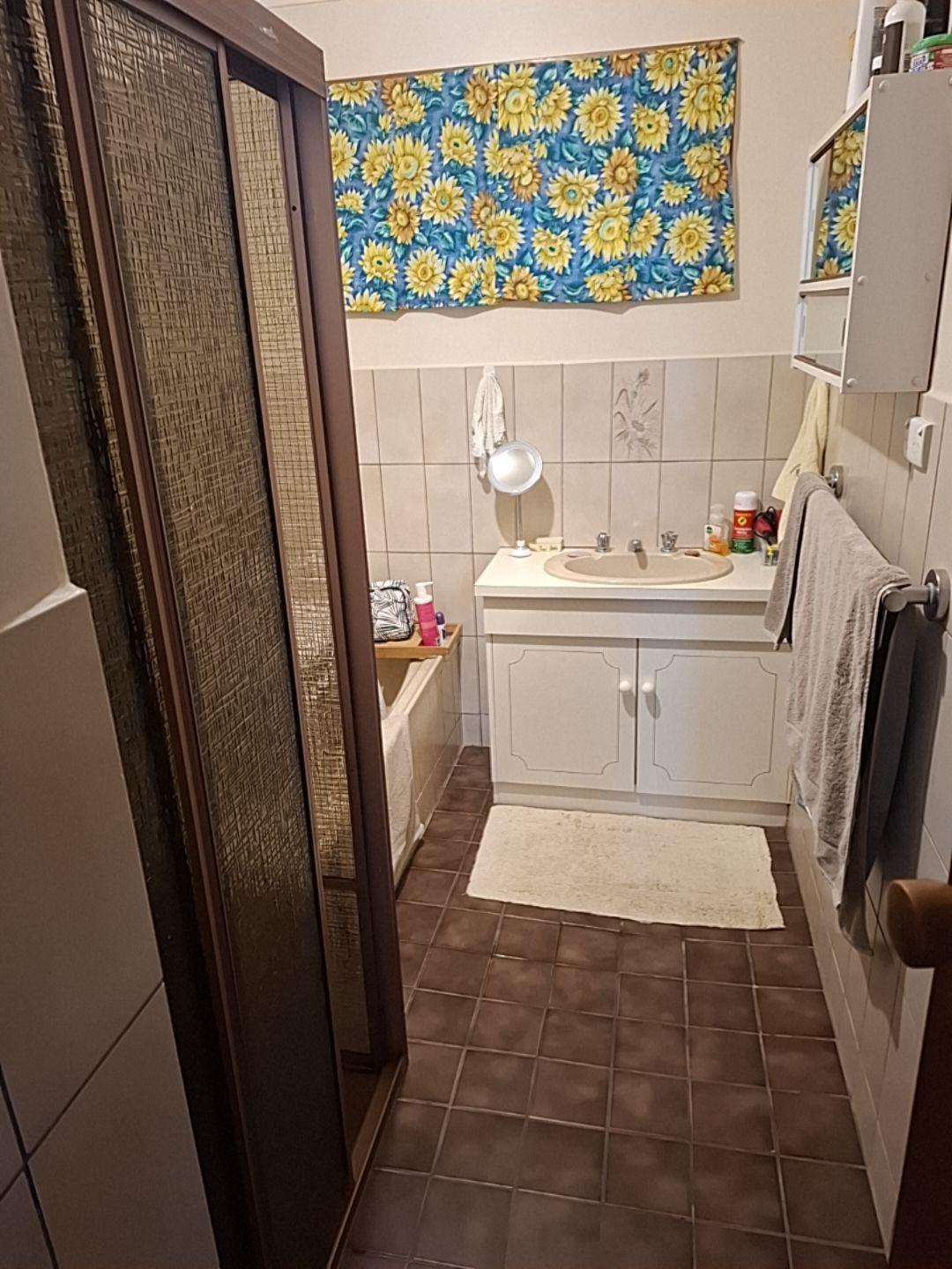 Ideally suited for a retiree or couple - Lovely unit in quiet location