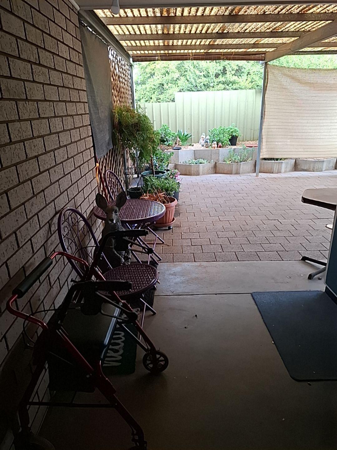 Ideally suited for a retiree or couple - Lovely unit in quiet location