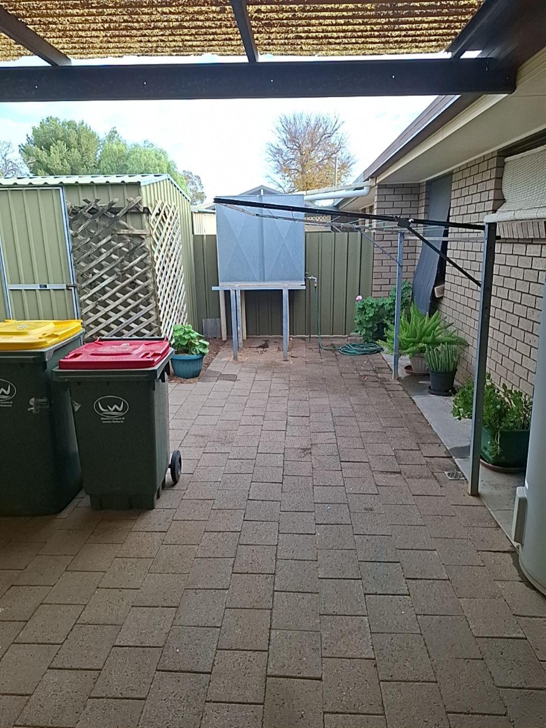 Ideally suited for a retiree or couple - Lovely unit in quiet location