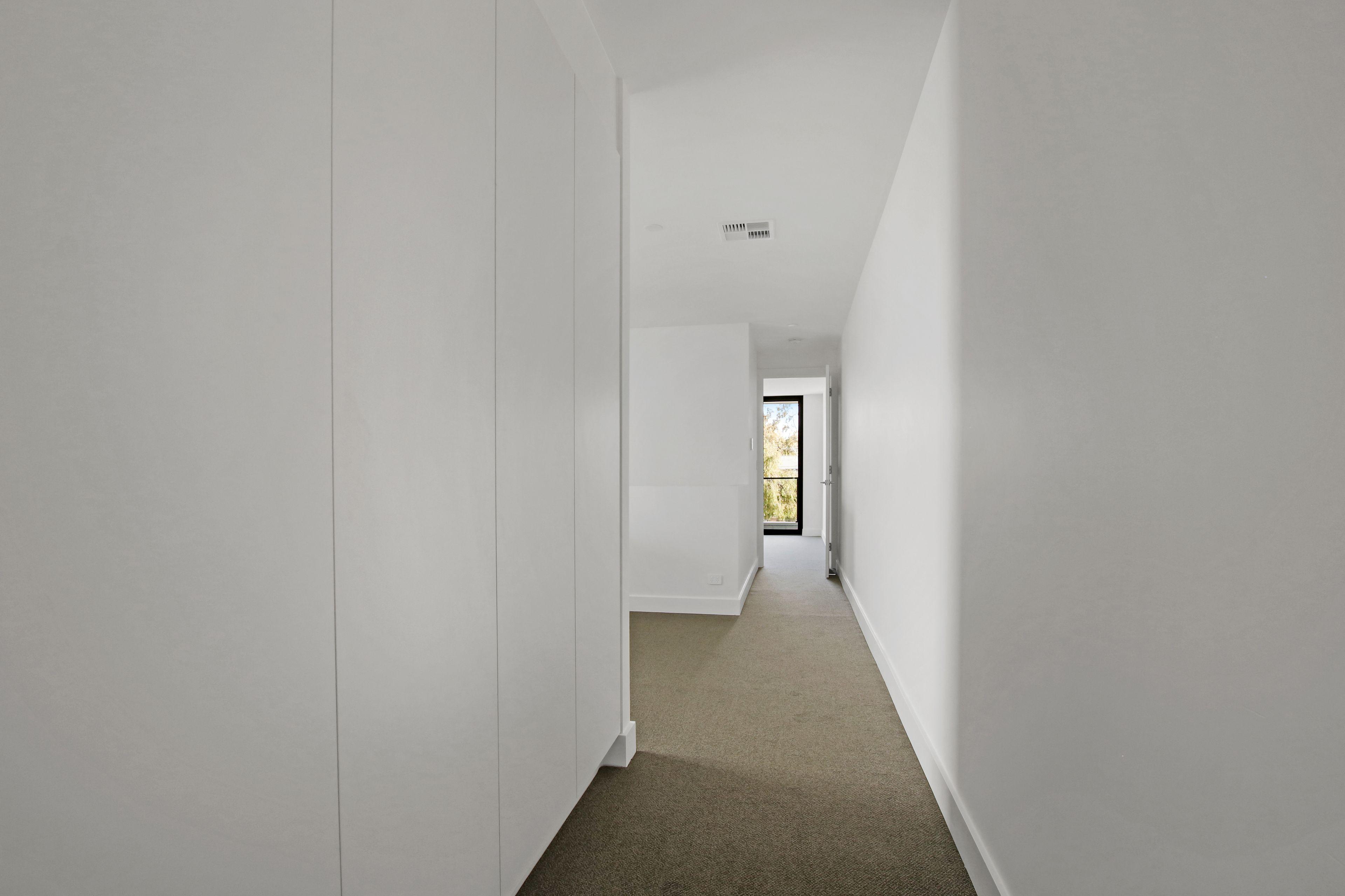 Elegant, Spacious Home in the Heart of Campbelltown!