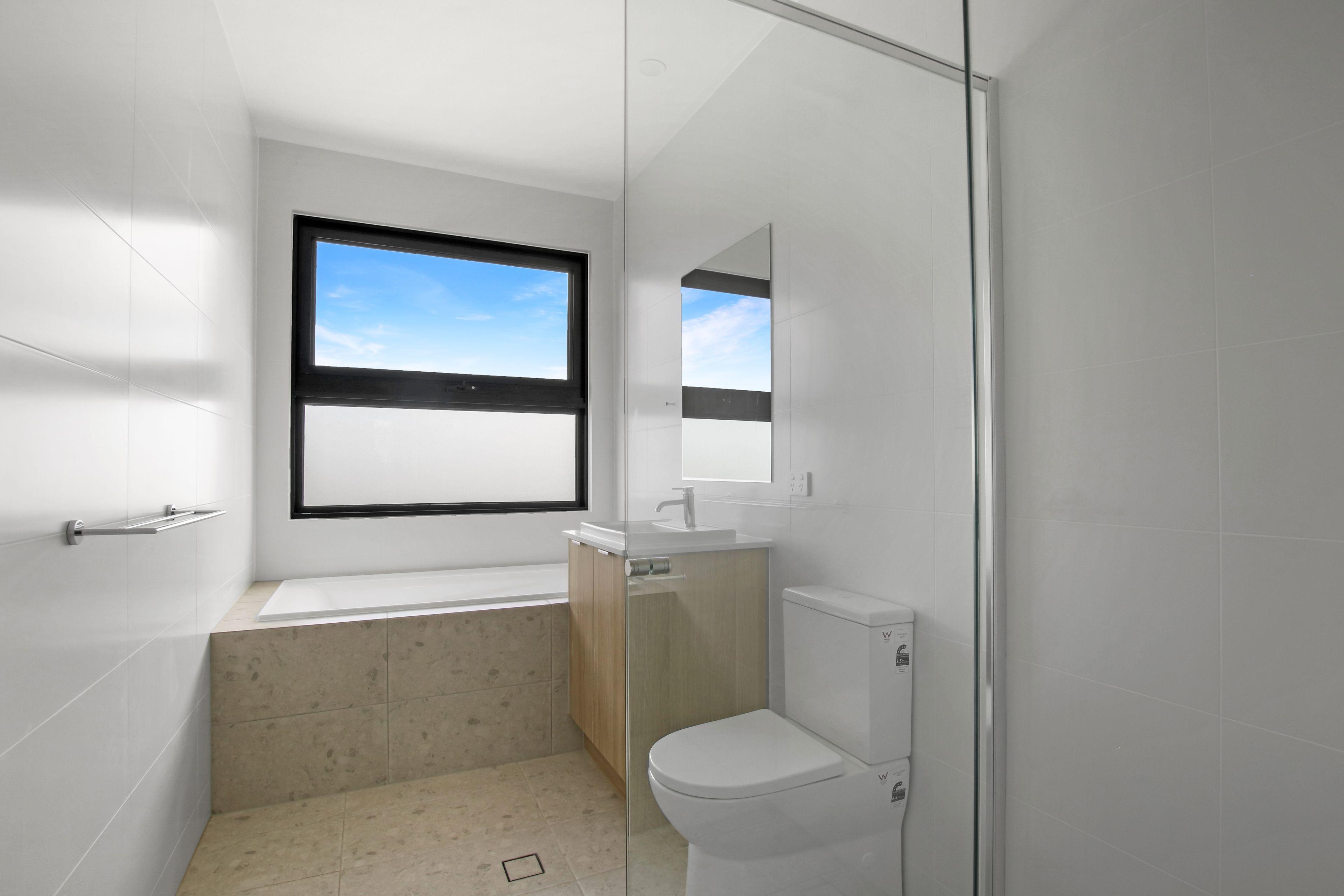 Elegant, Spacious Home in the Heart of Campbelltown!