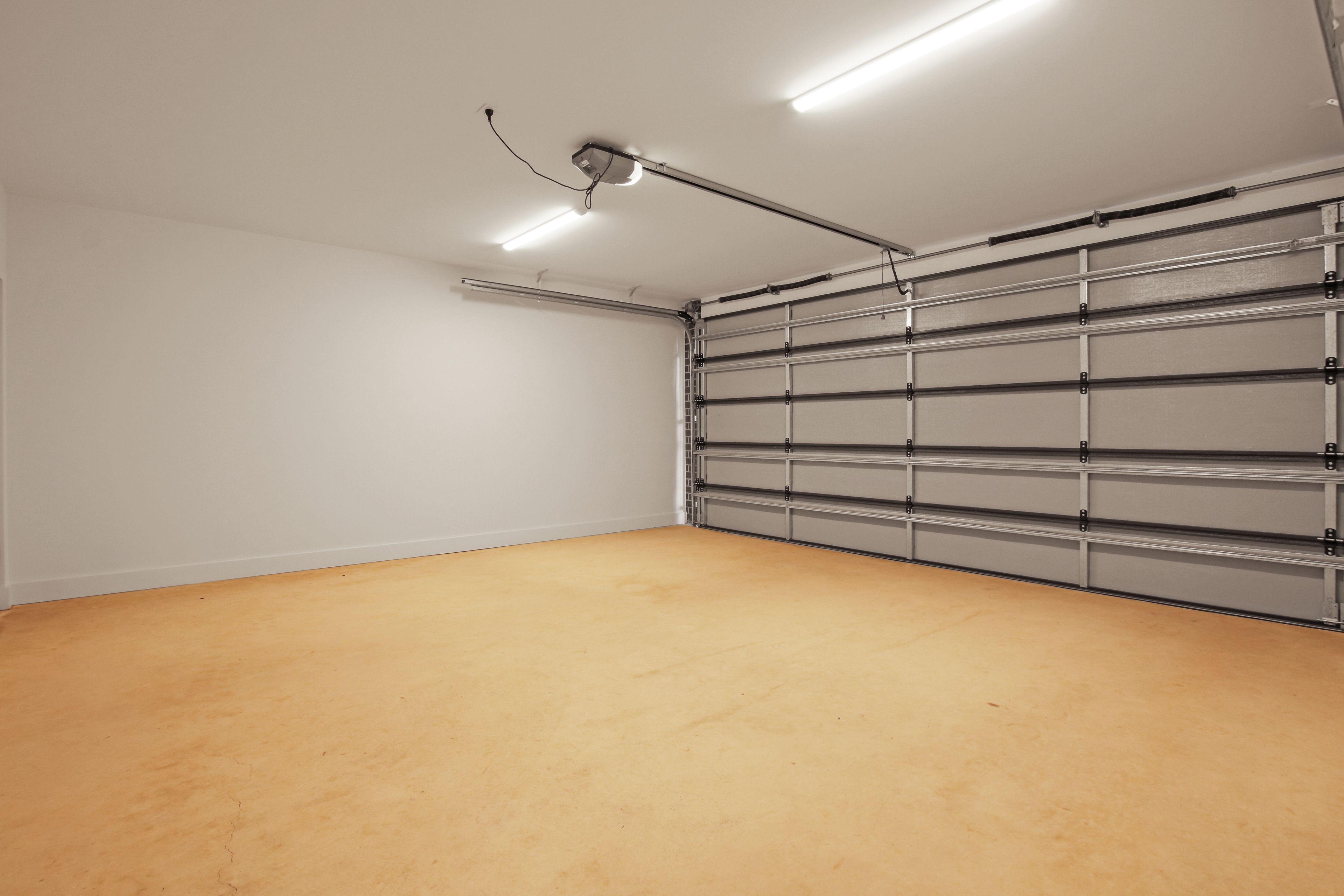 Elegant, Spacious Home in the Heart of Campbelltown!