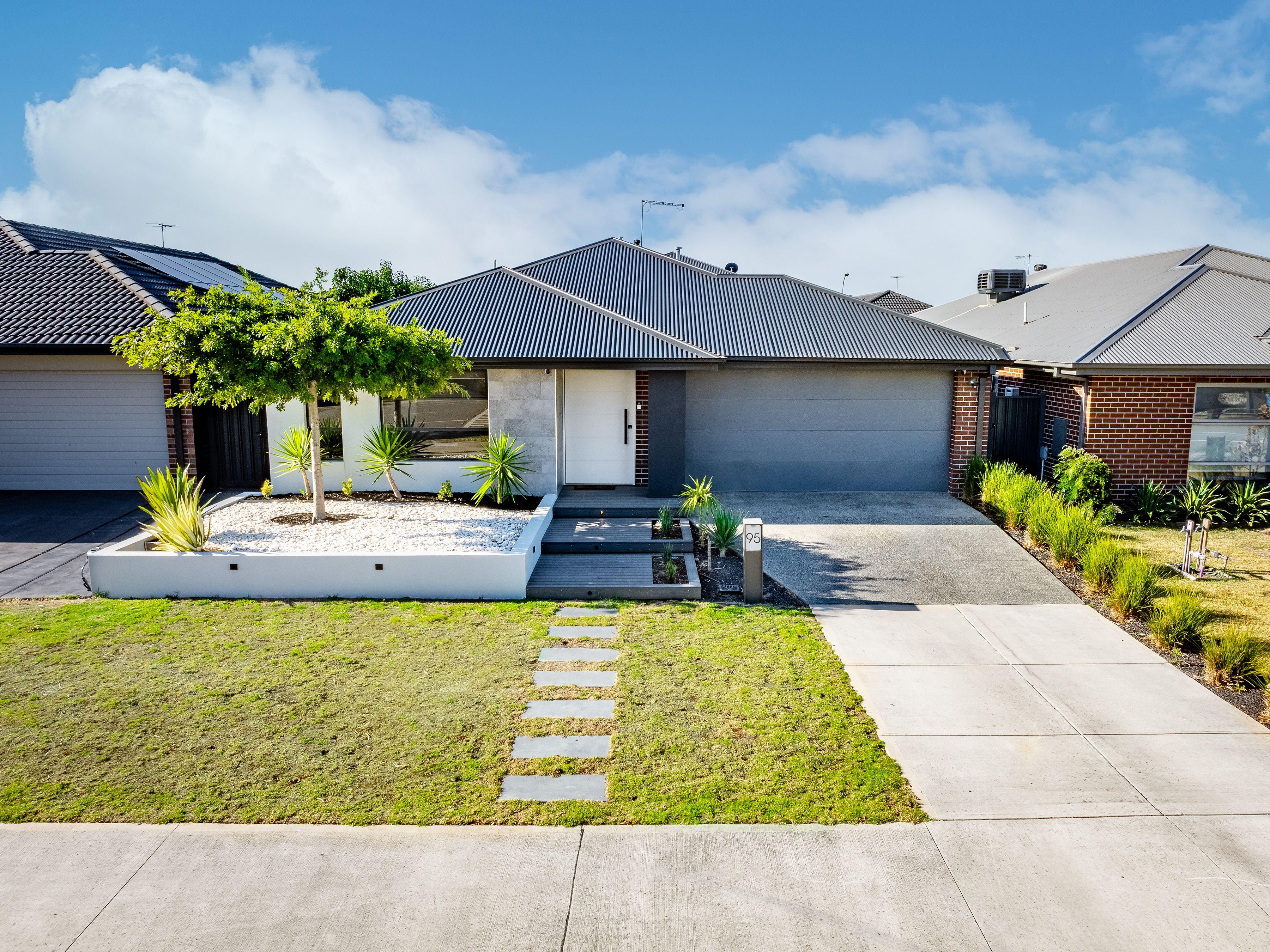 Prop-GPT: House: VIC Botanic Ridge, VIC 3977 Home For Rent