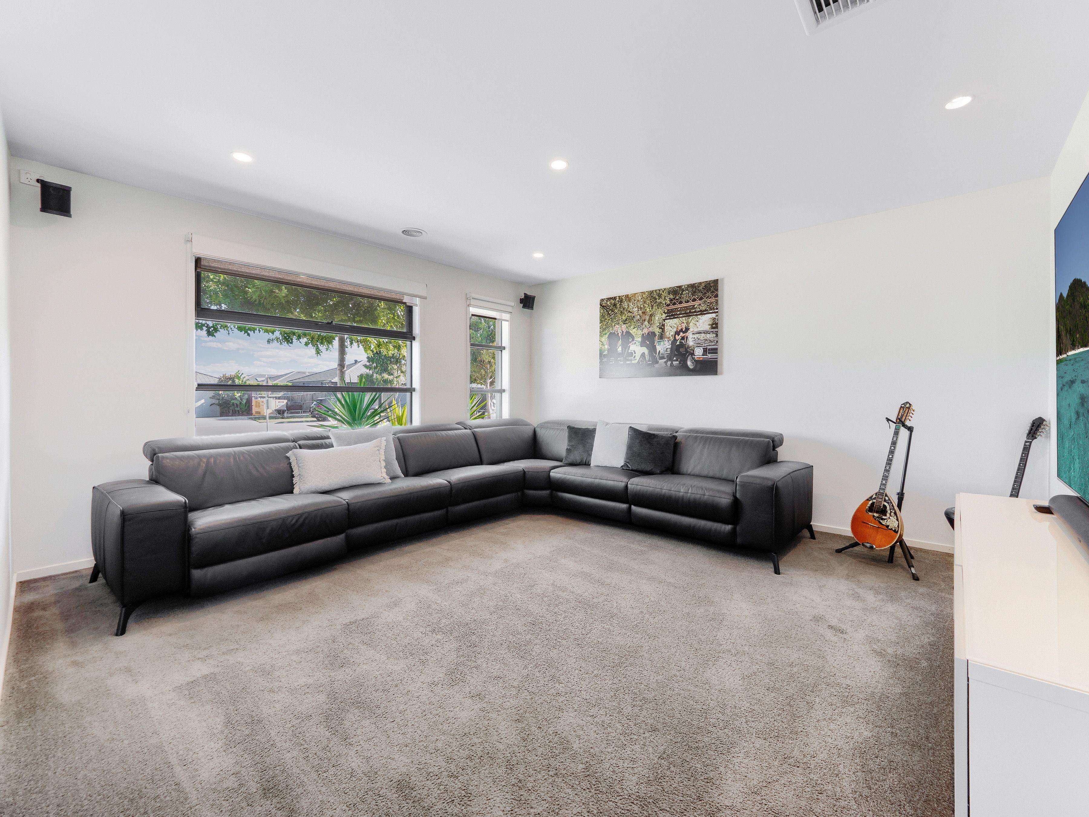 Spacious 4-Bedroom Family Home in Botanic Ridge