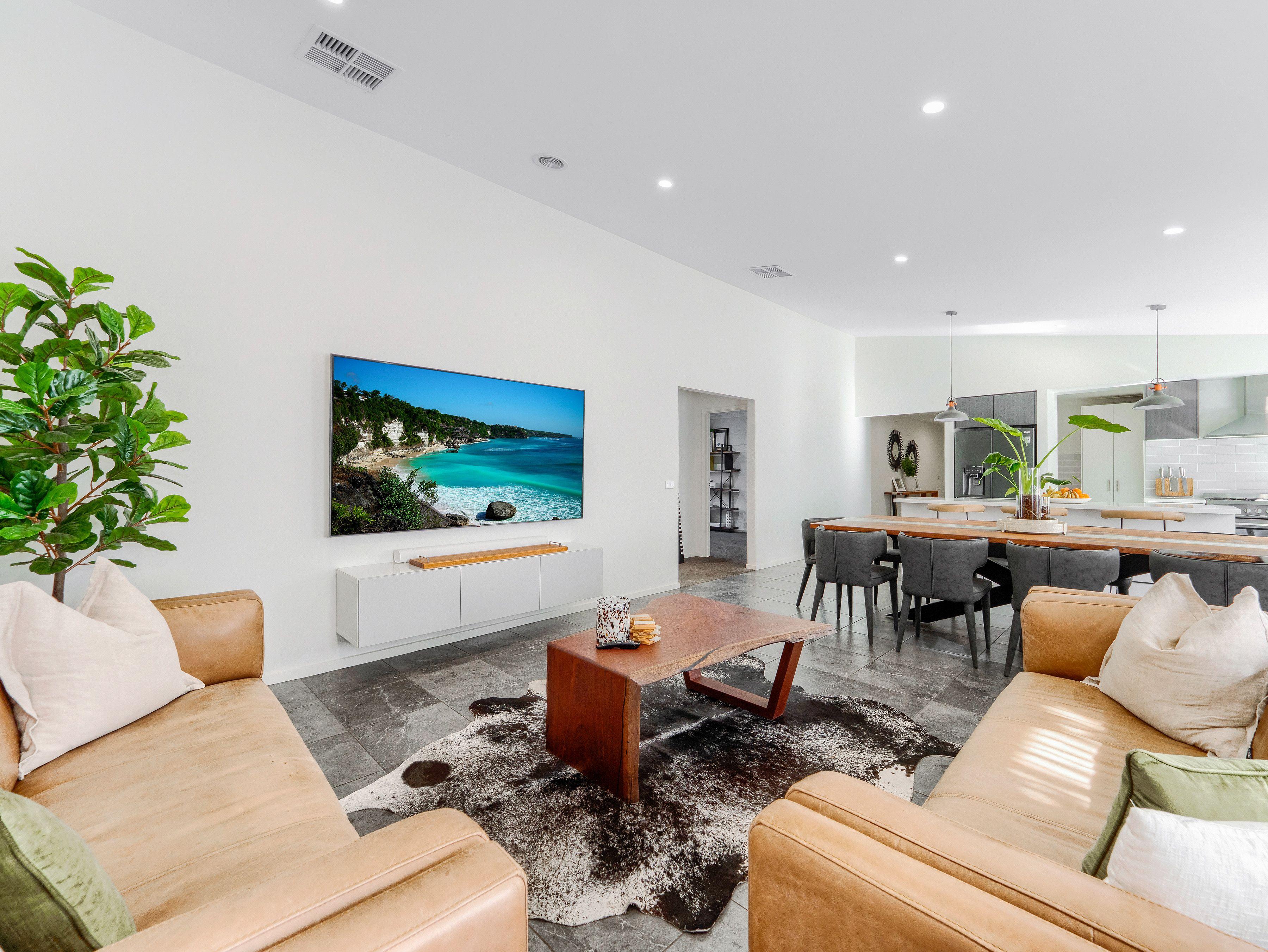 Spacious 4-Bedroom Family Home in Botanic Ridge