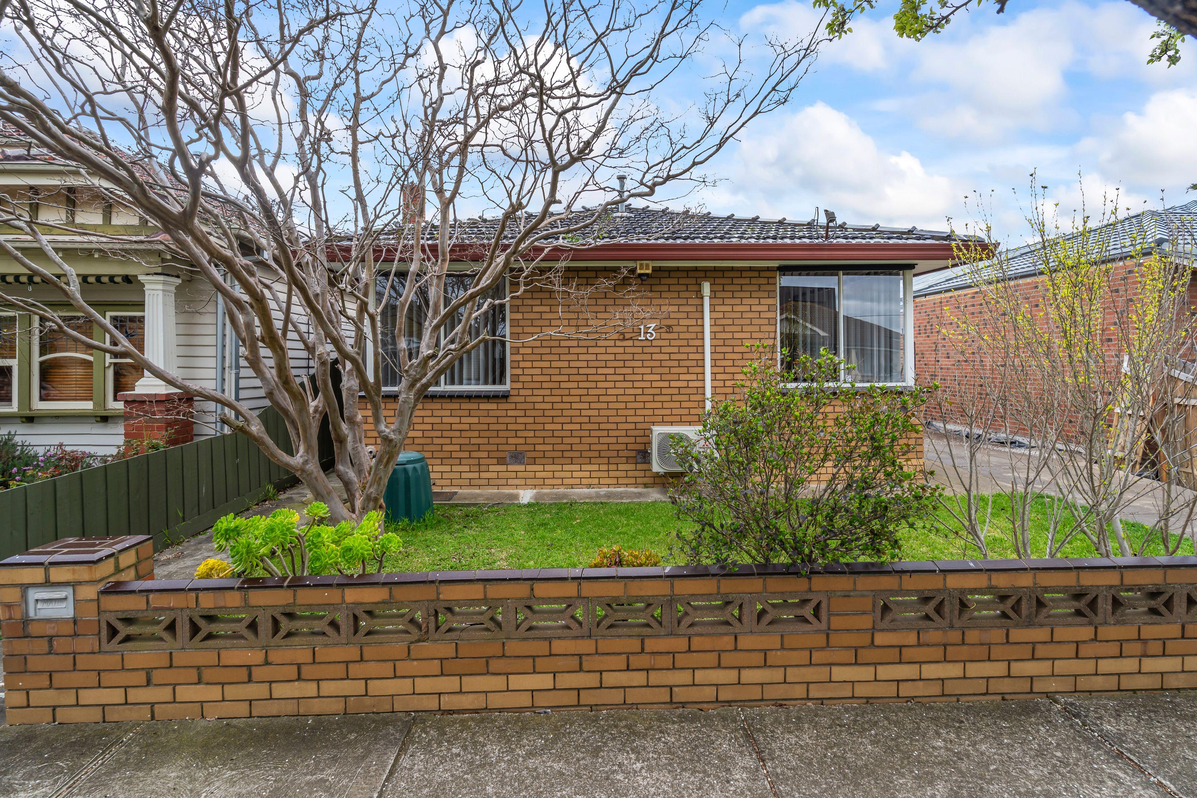 SPACIOUS HOME, SUPERB LOCATION in West Footscray
