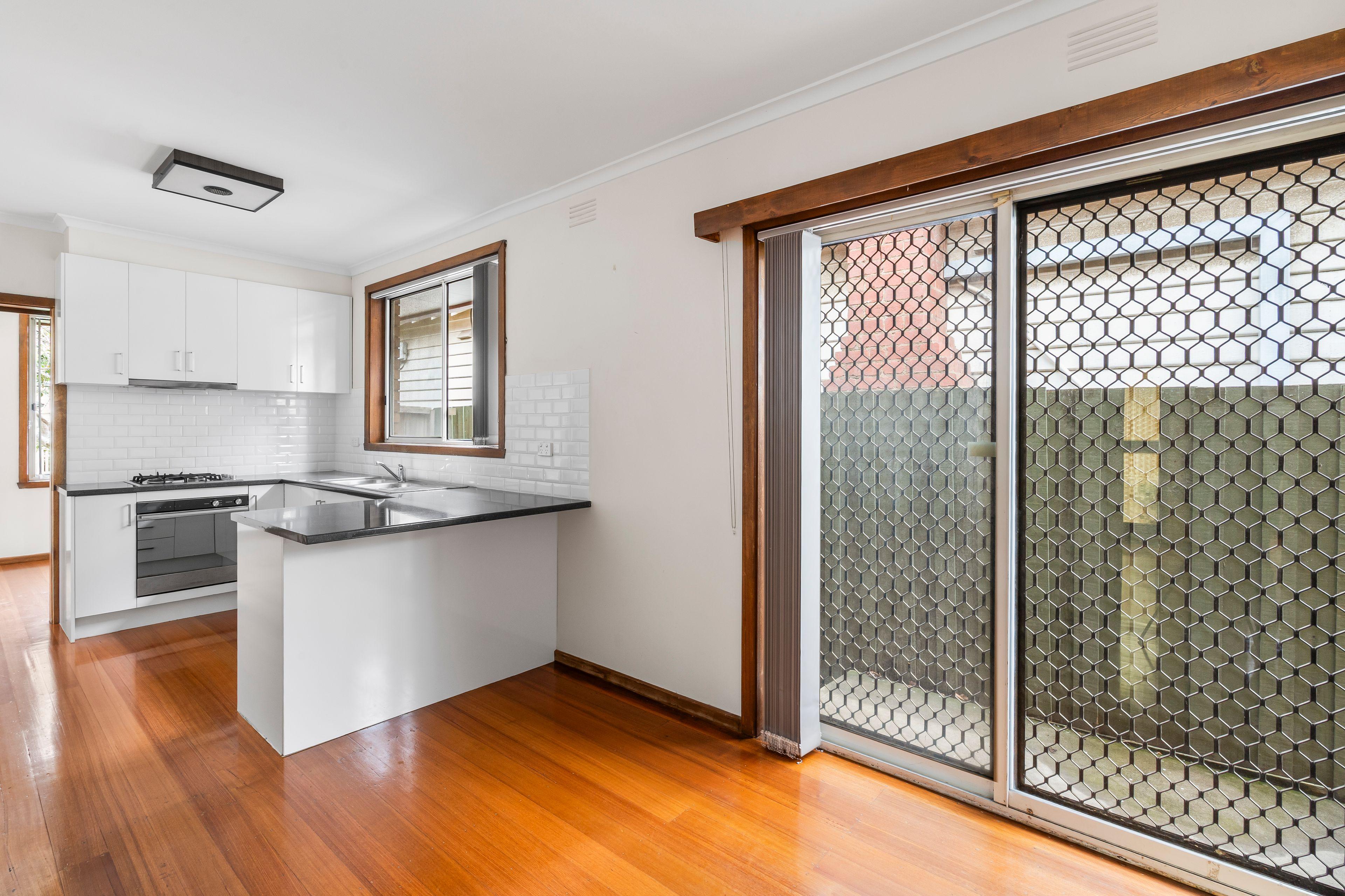 SPACIOUS HOME, SUPERB LOCATION in West Footscray