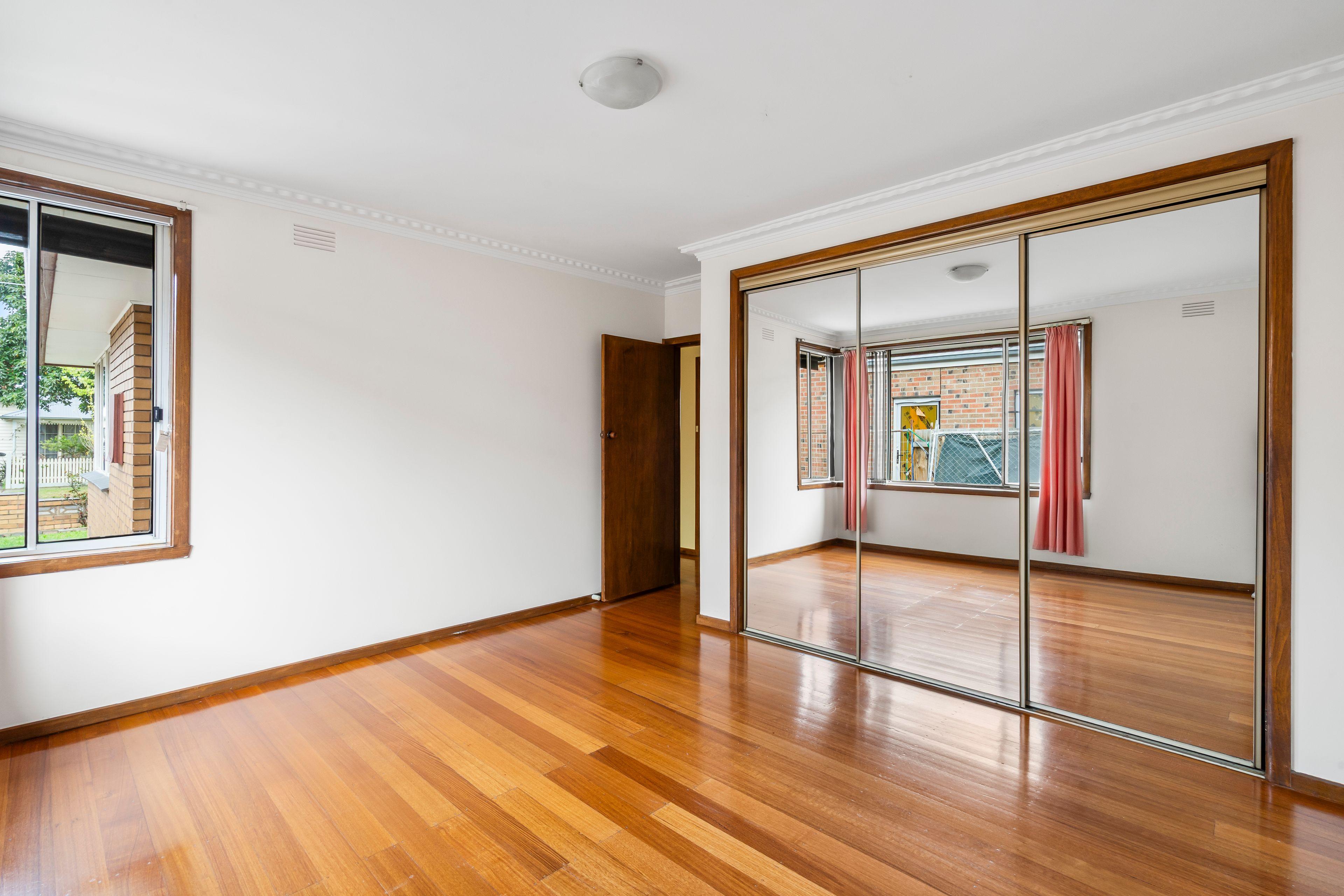 SPACIOUS HOME, SUPERB LOCATION in West Footscray
