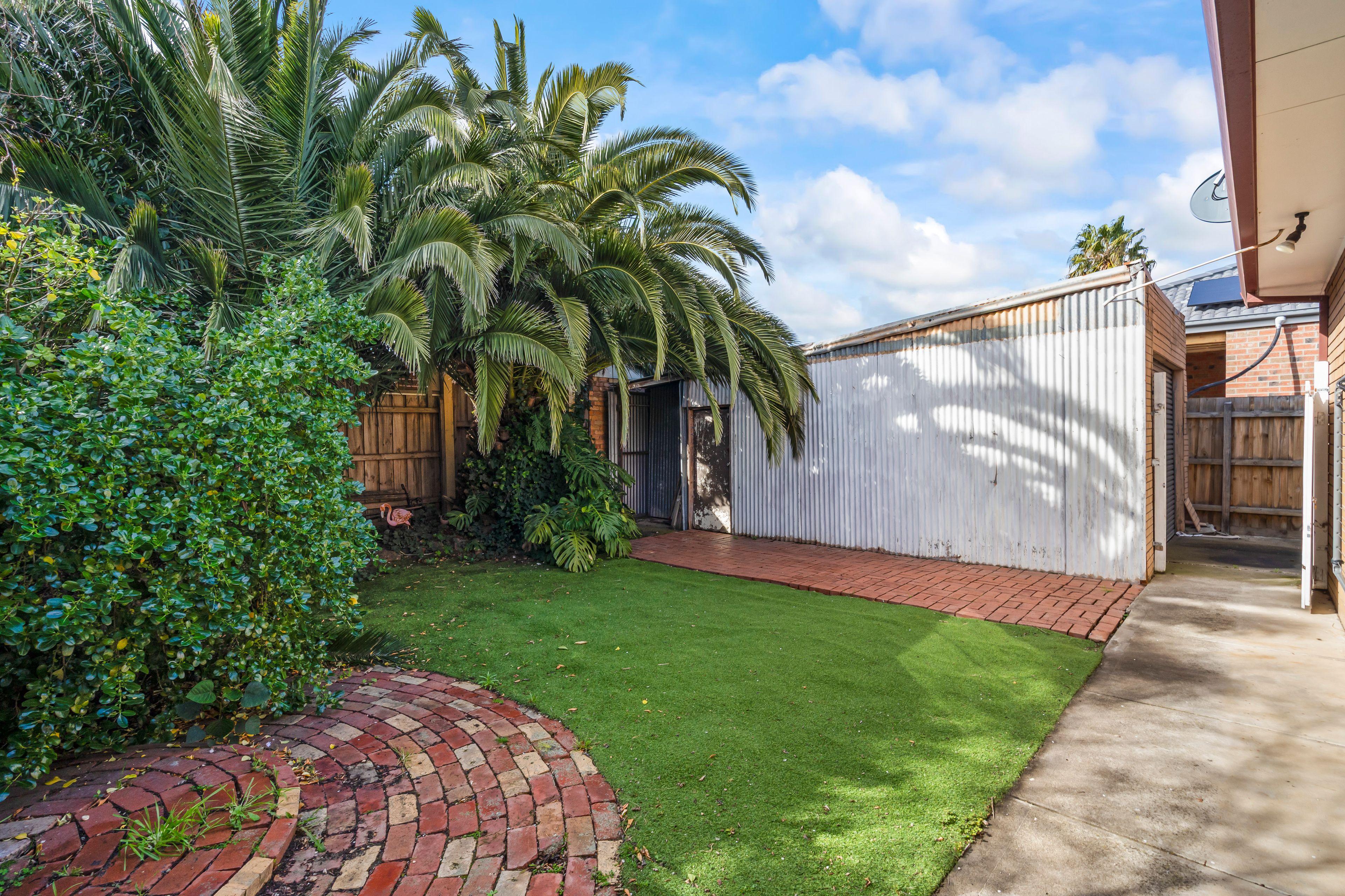 SPACIOUS HOME, SUPERB LOCATION in West Footscray