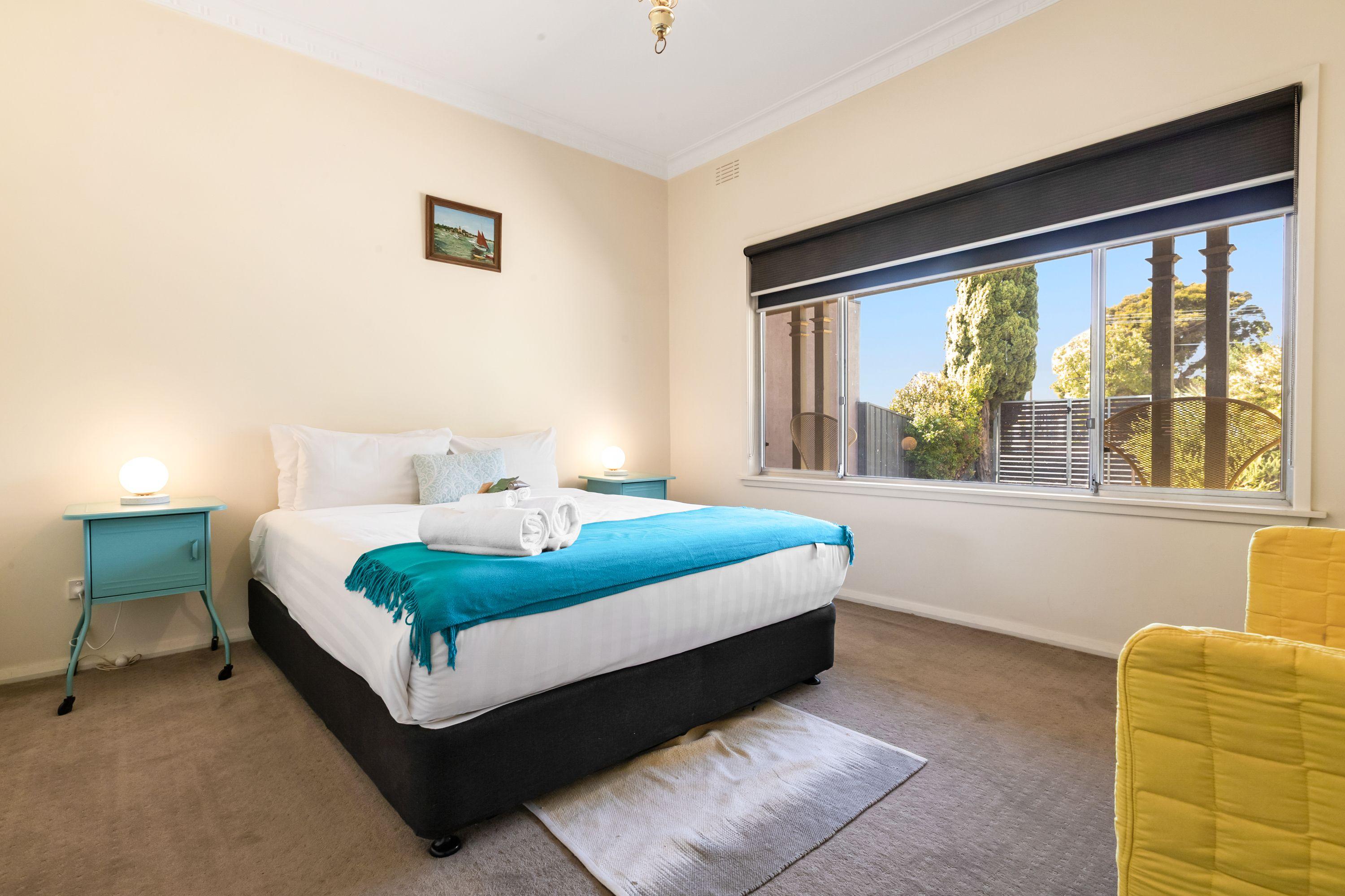 FULLY FURNISHED PROPERTY IN HEART OF TOWN